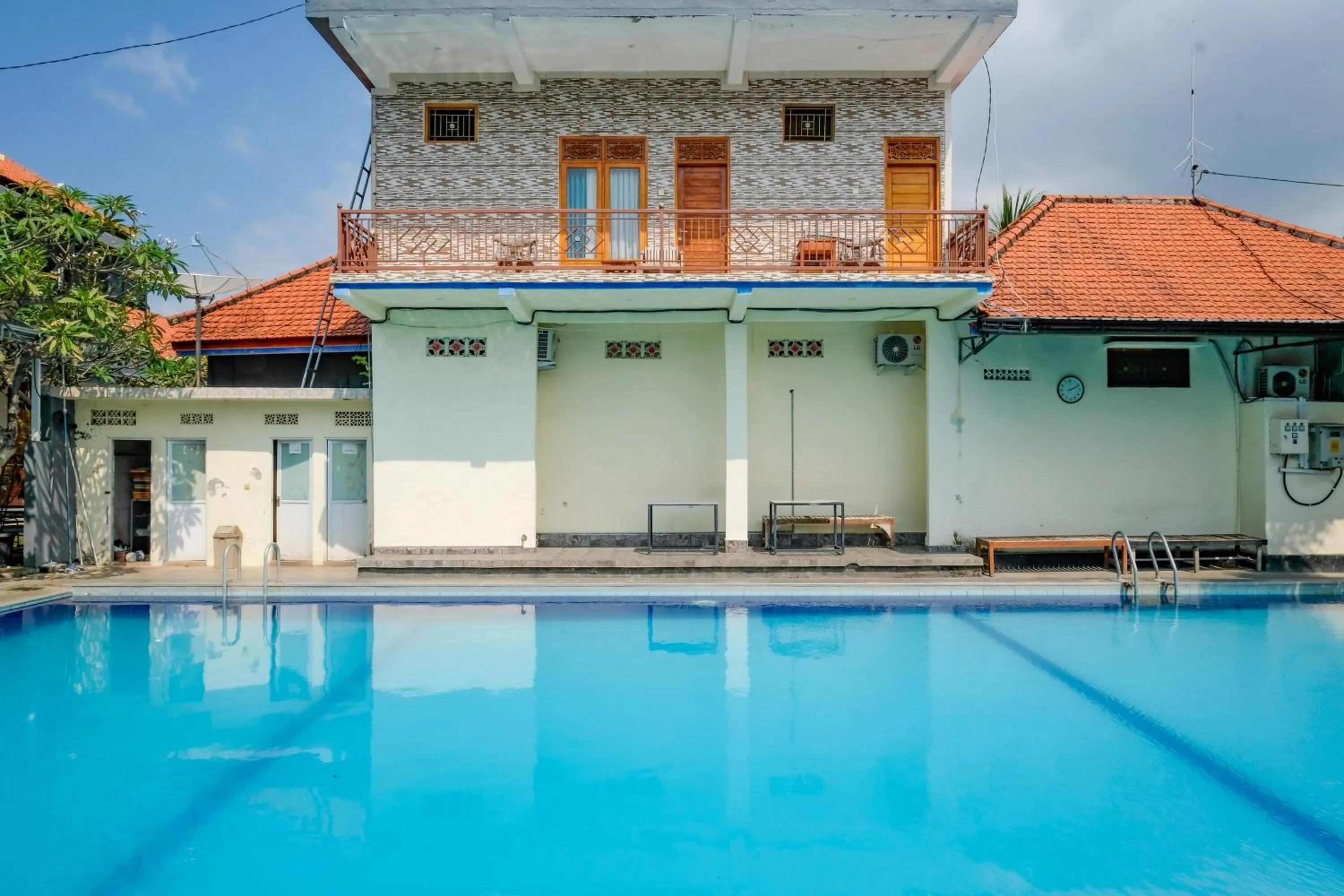 Swimming pool in RedDoorz Plus @ Singaraja