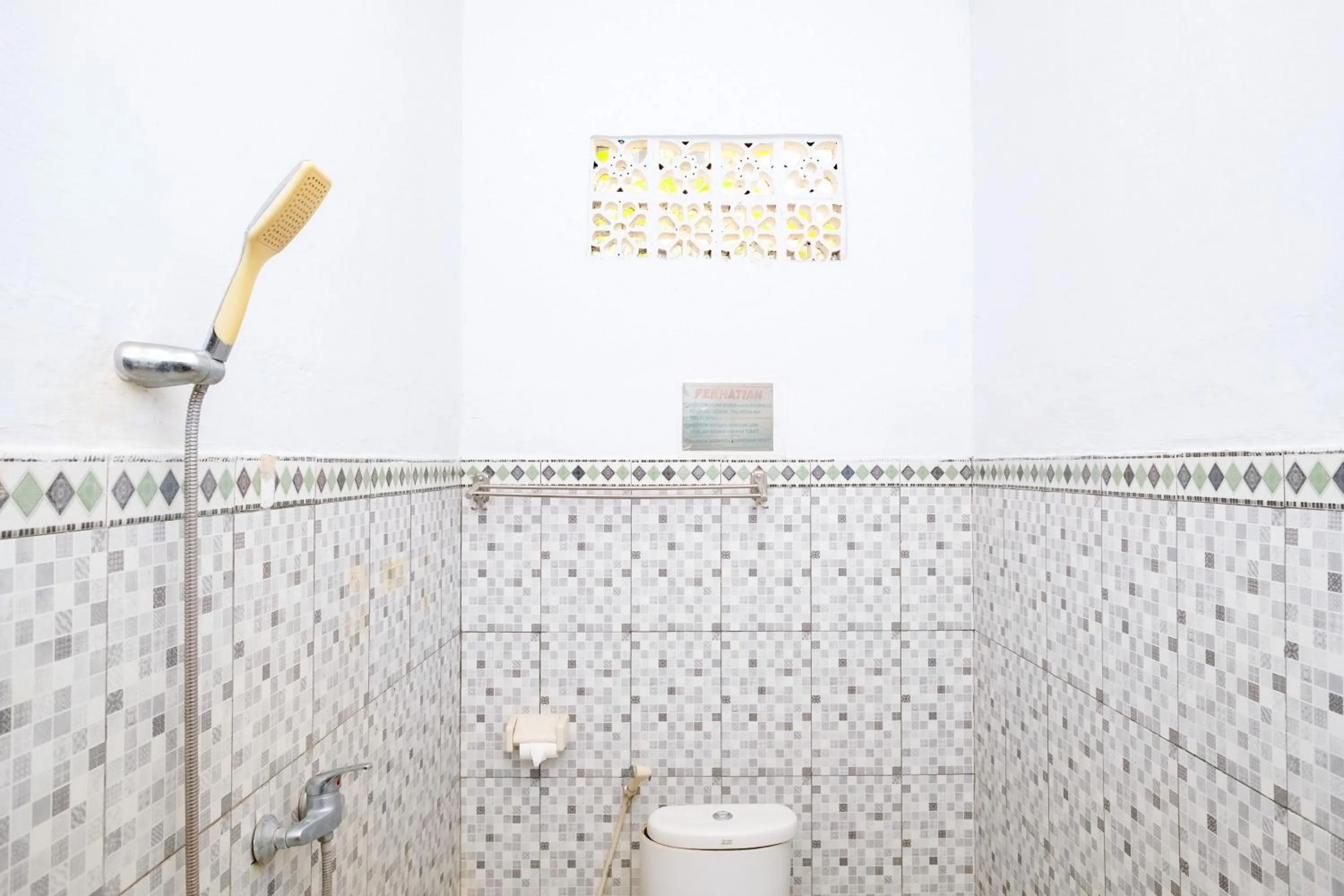 Bathroom in RedDoorz Plus @ Singaraja