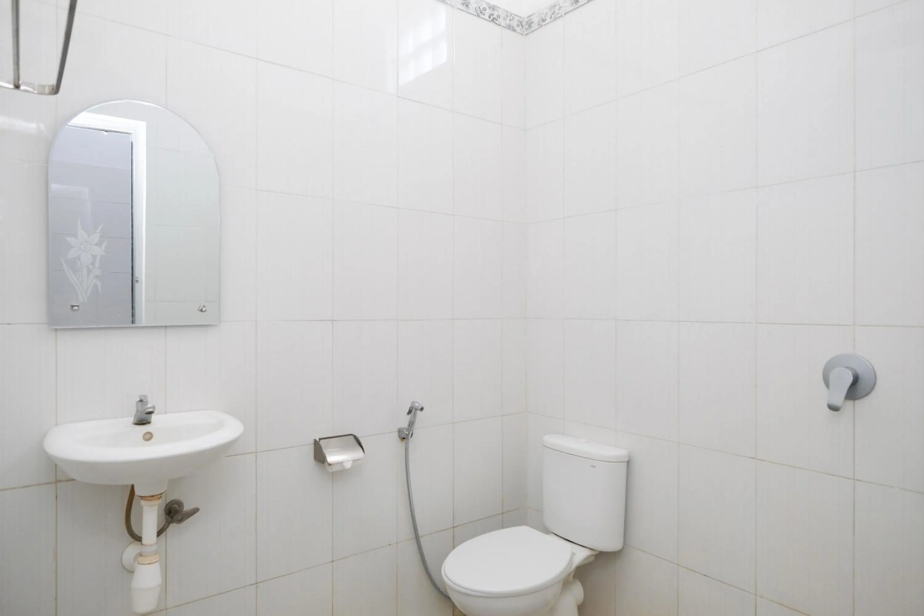 Bathroom in RedDoorz Plus @ Singaraja