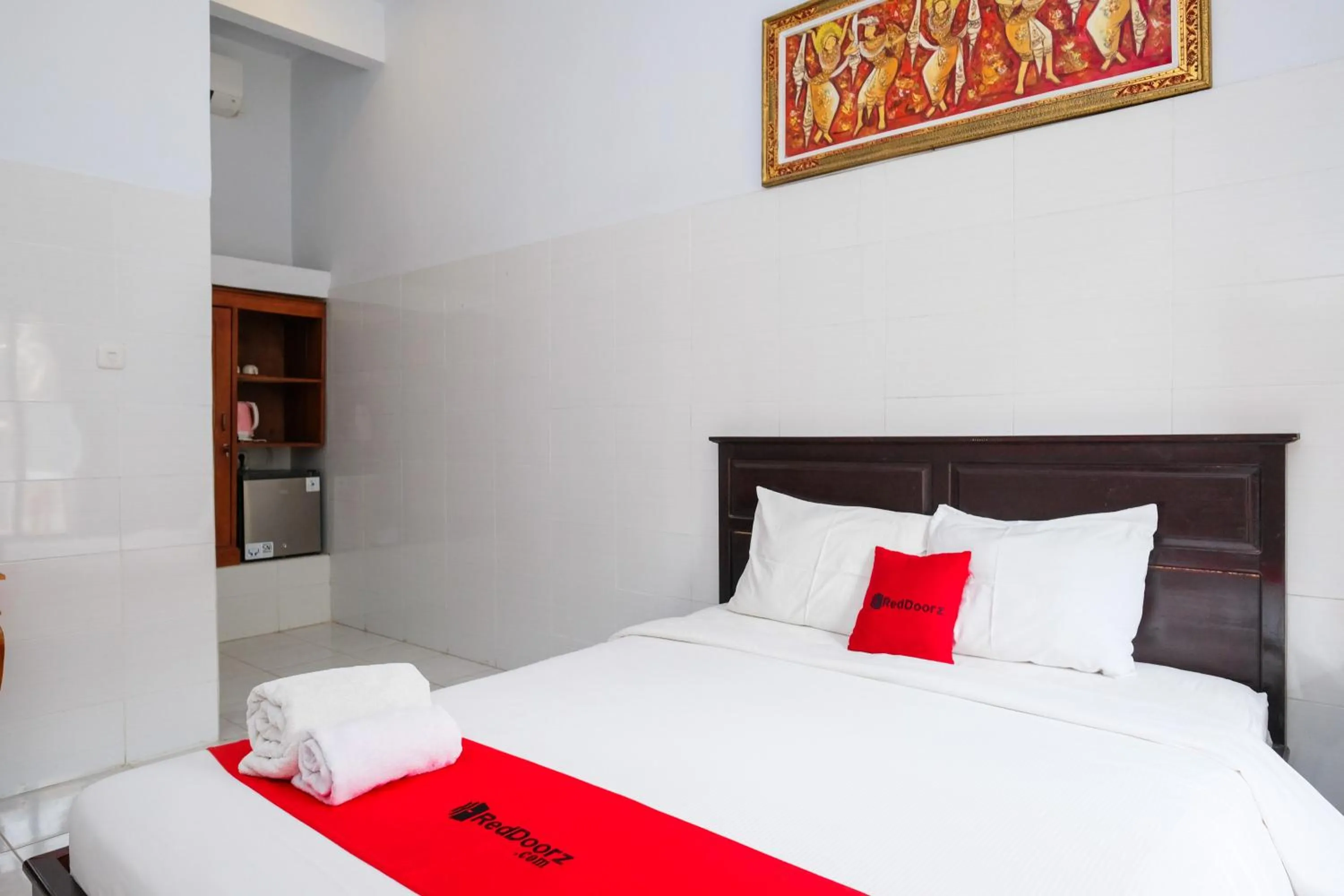 Bedroom, Bed in RedDoorz Plus @ Singaraja