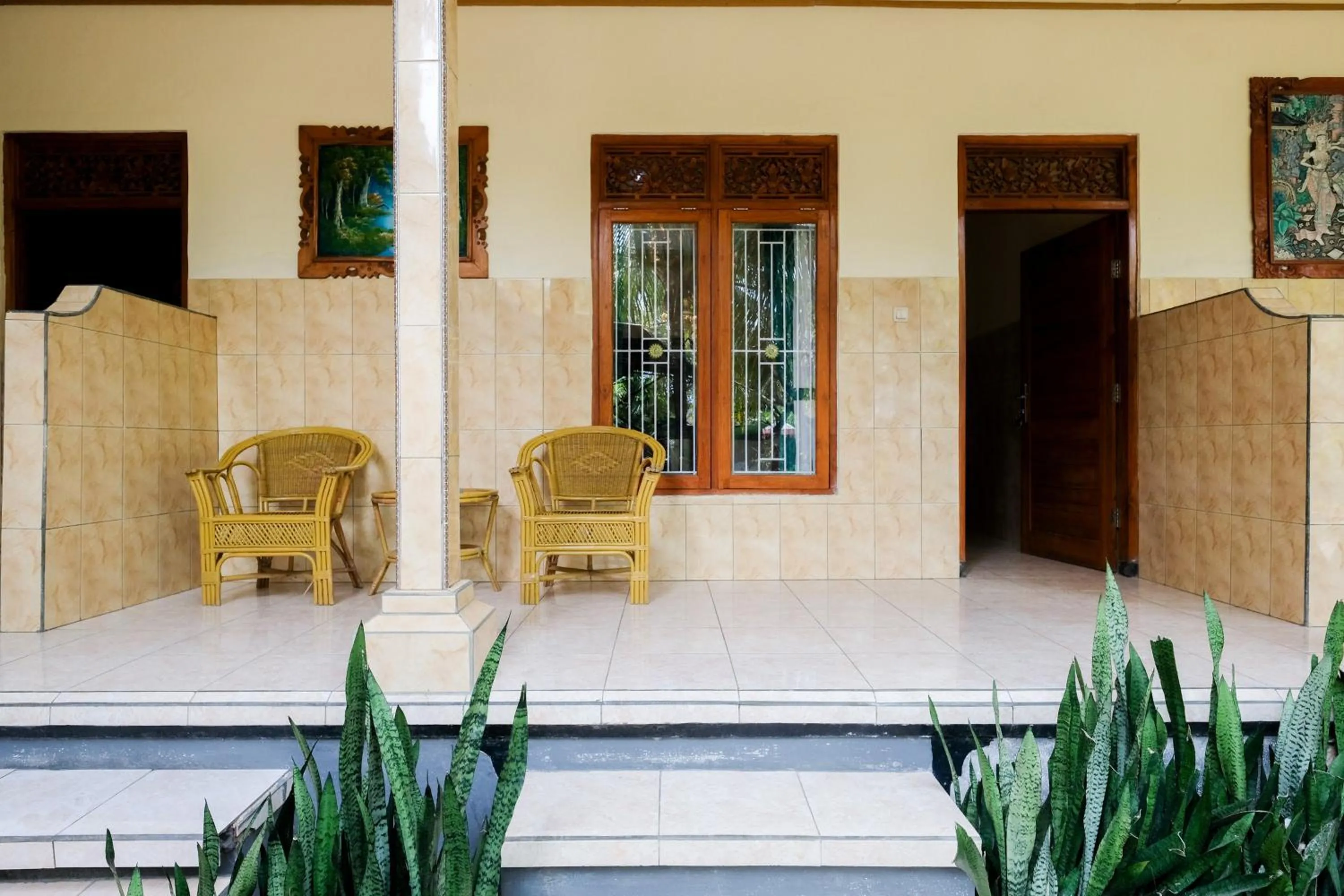 Seating area in RedDoorz Plus @ Singaraja