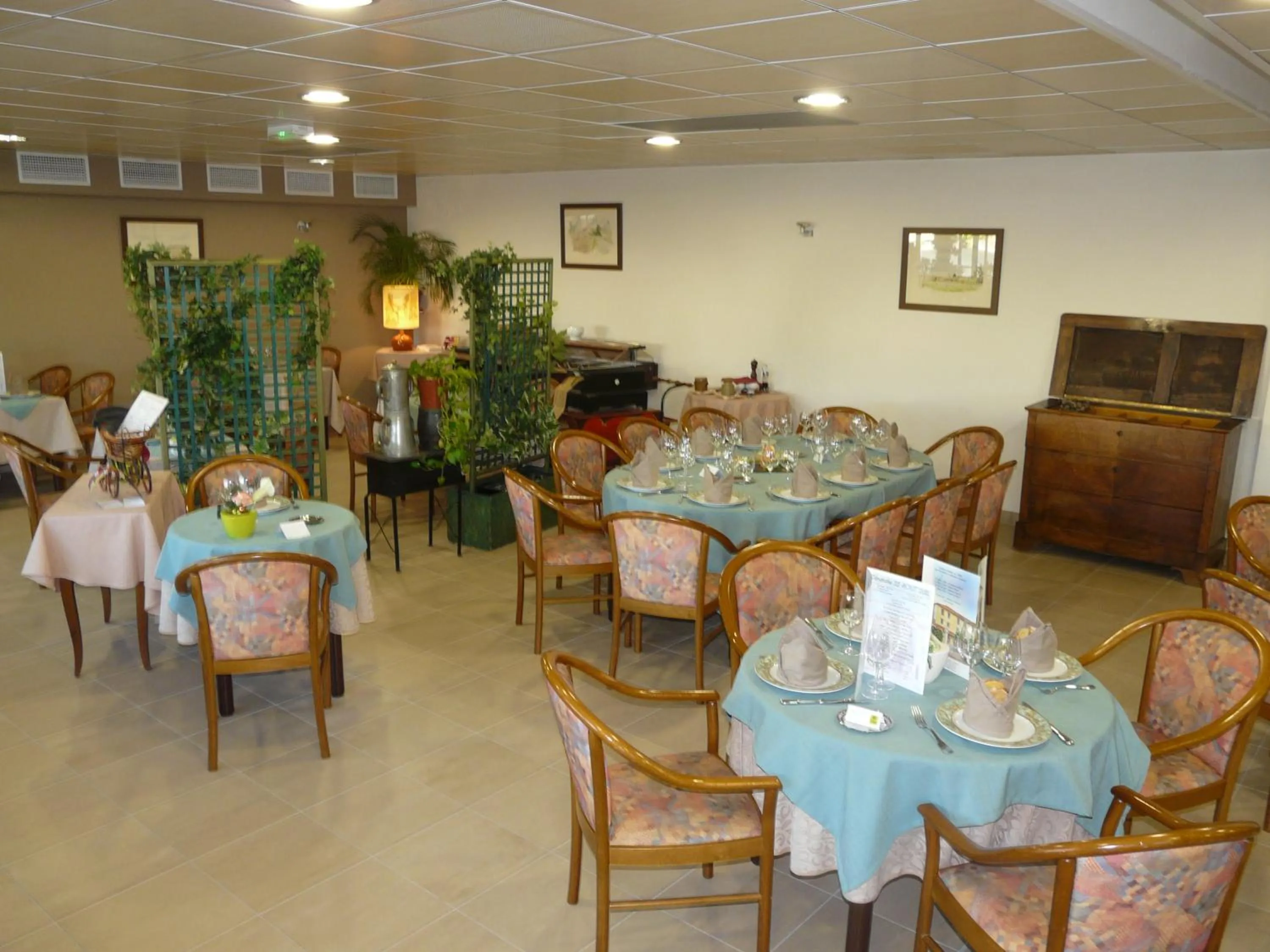 Restaurant/places to eat in Hotel Le Chatard