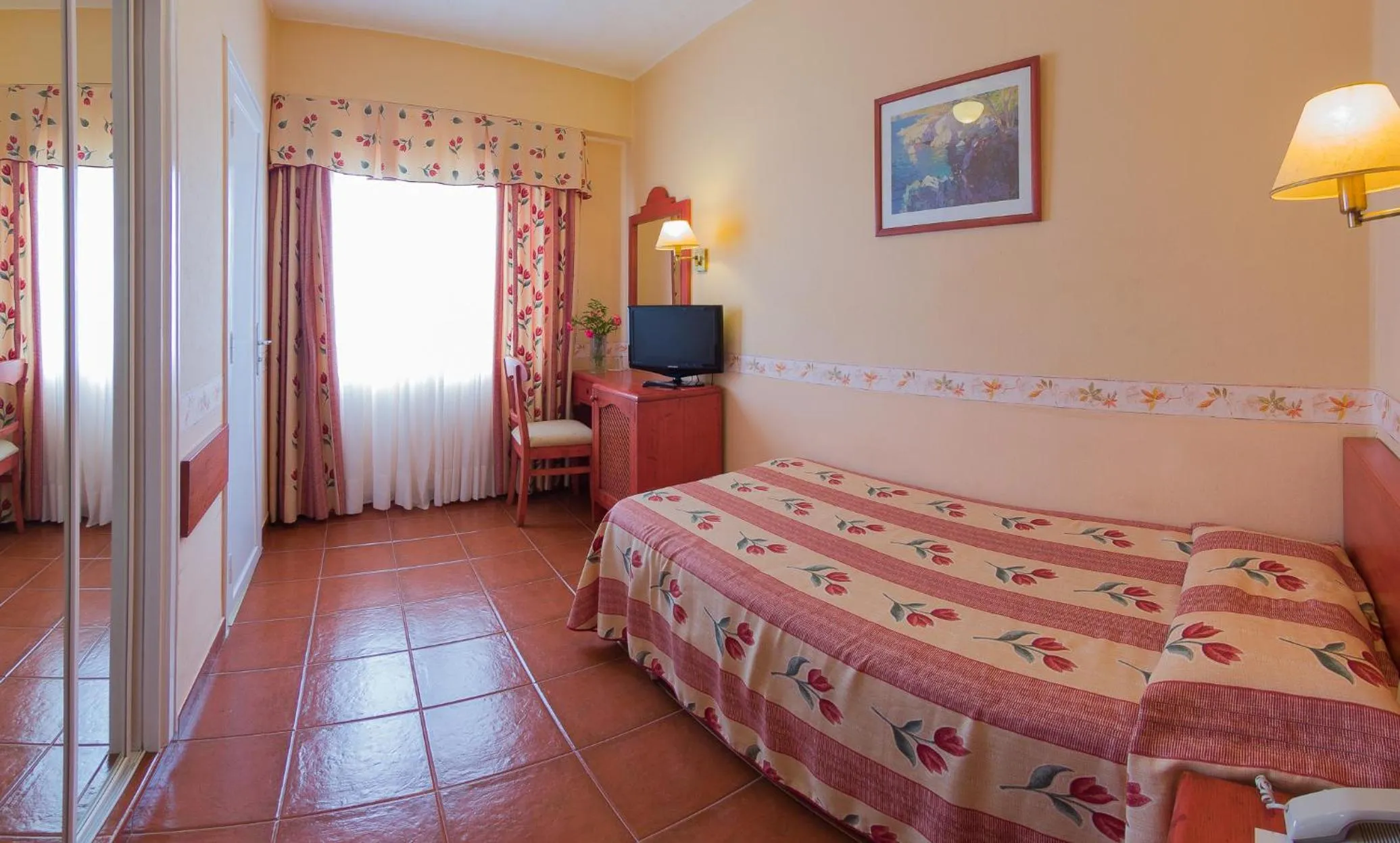 Bedroom, Bed in Hotel Monopol