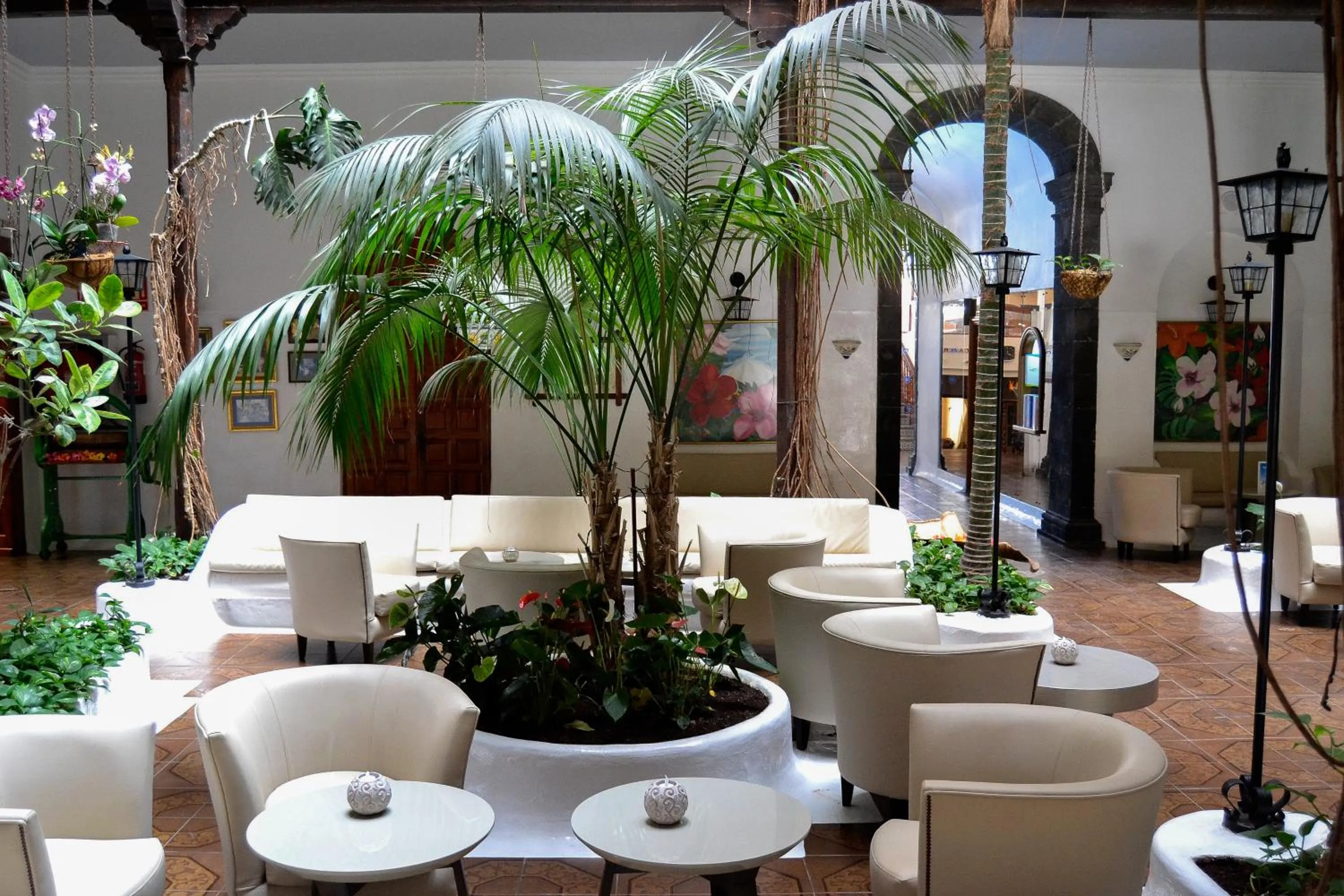 Patio in Hotel Monopol