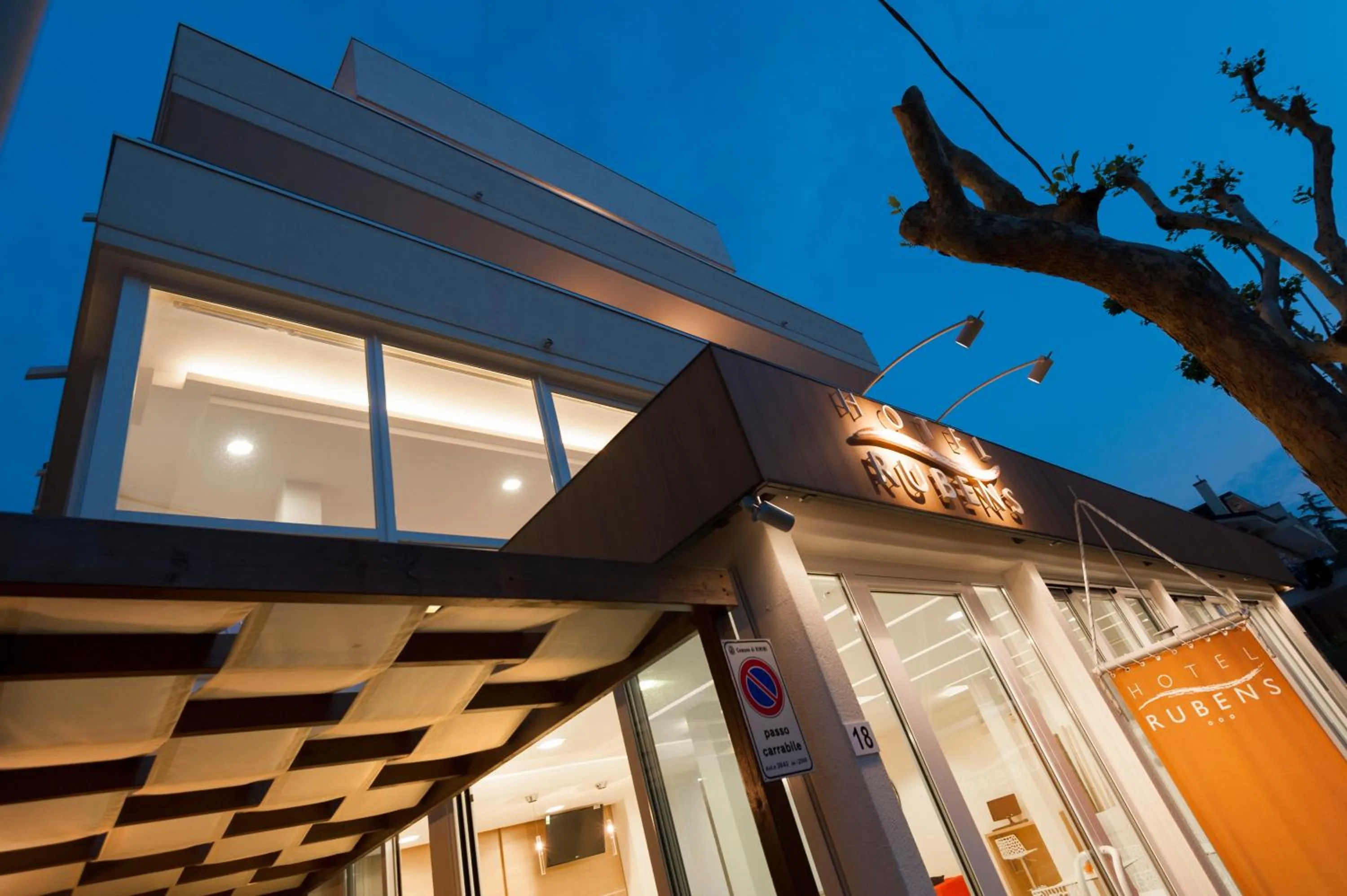 Facade/entrance in Hotel Rubens