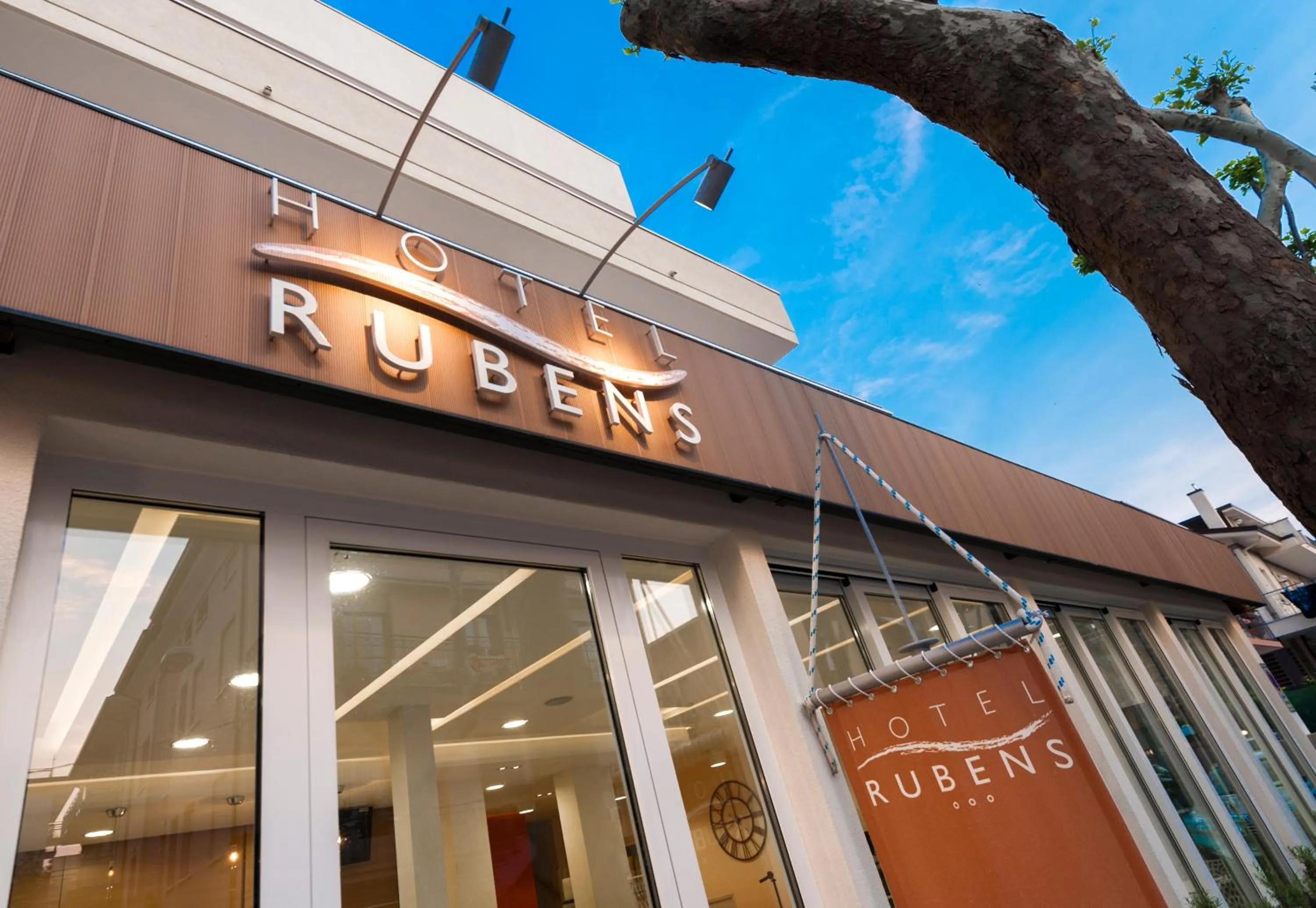 Facade/entrance in Hotel Rubens