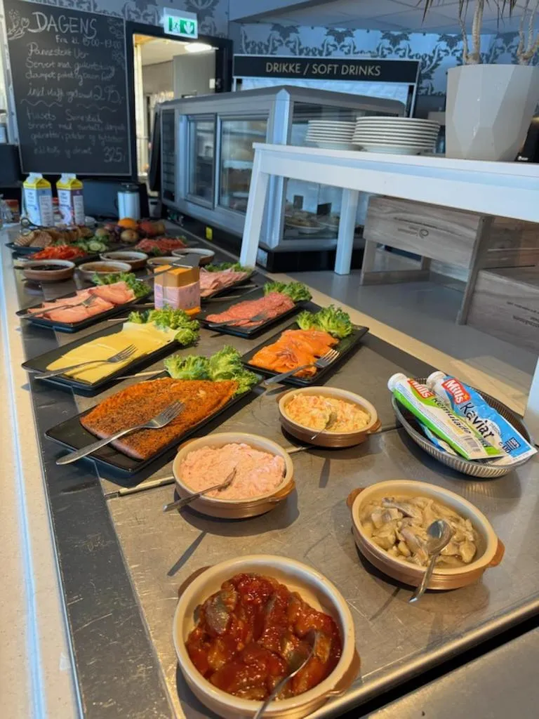 Breakfast in Tjeldsundbrua Hotel