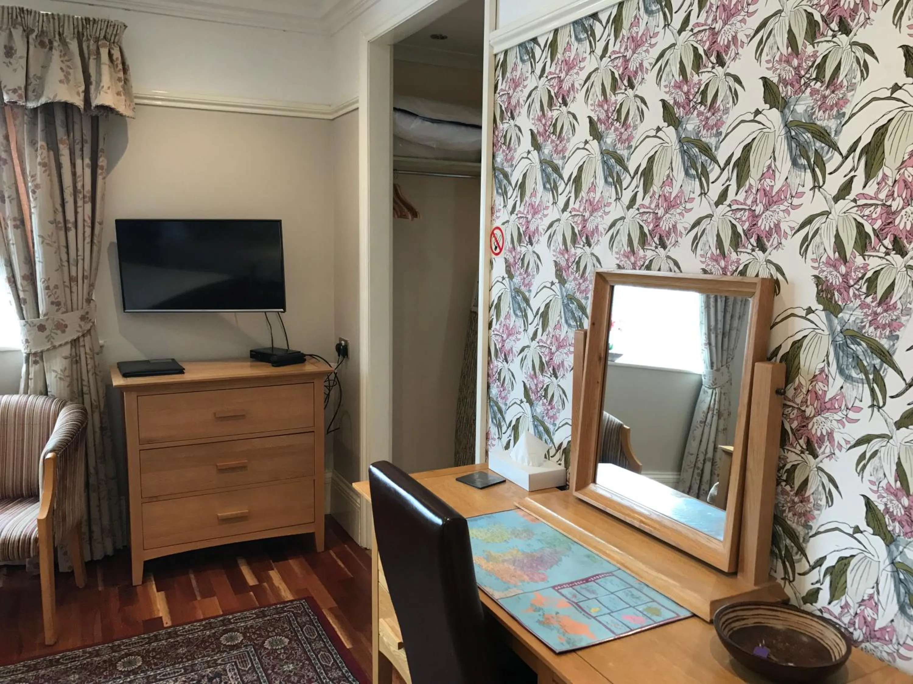 Decorative detail in Acorn Guest House in Hull