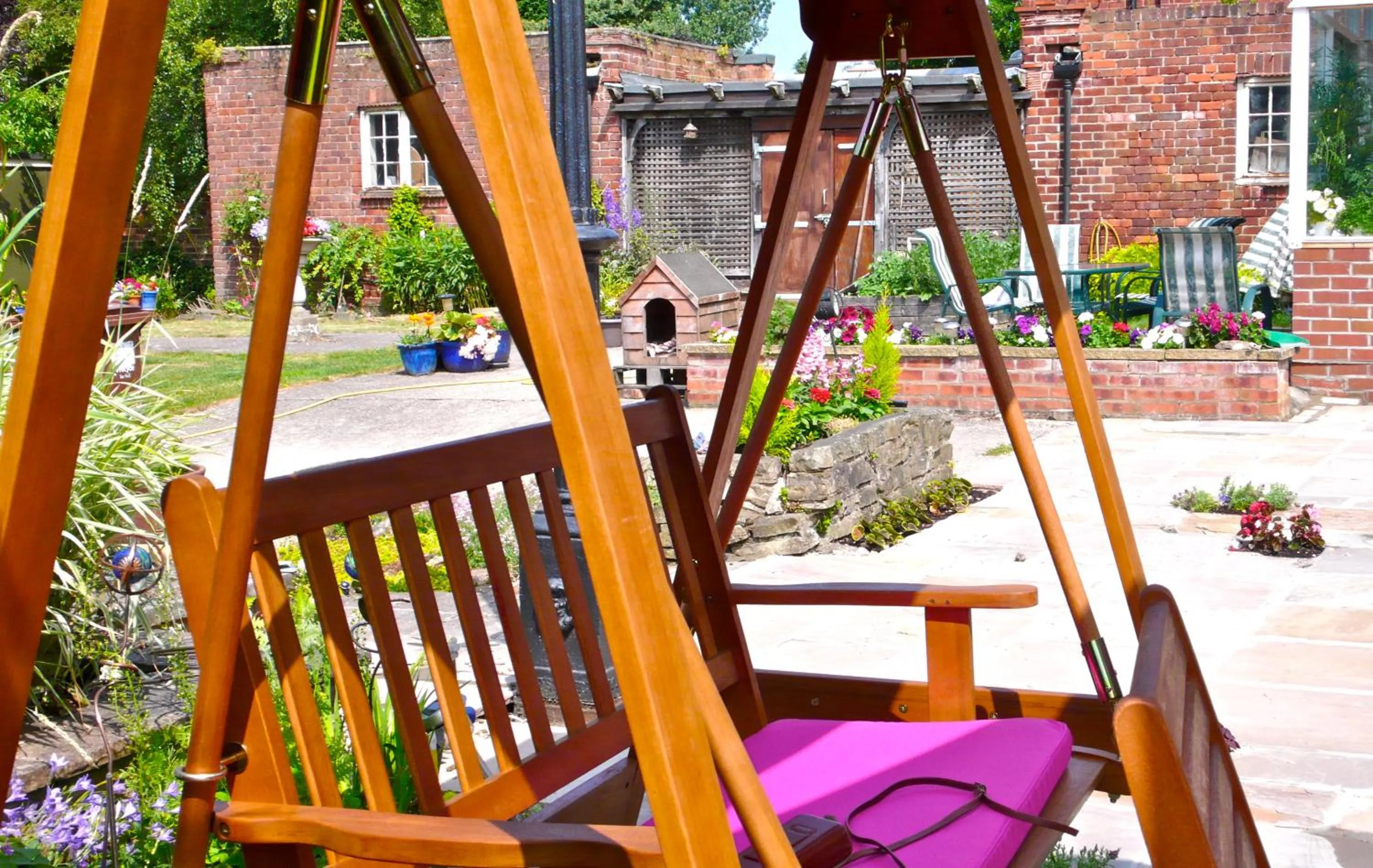 Decorative detail in Acorn Guest House in Hull