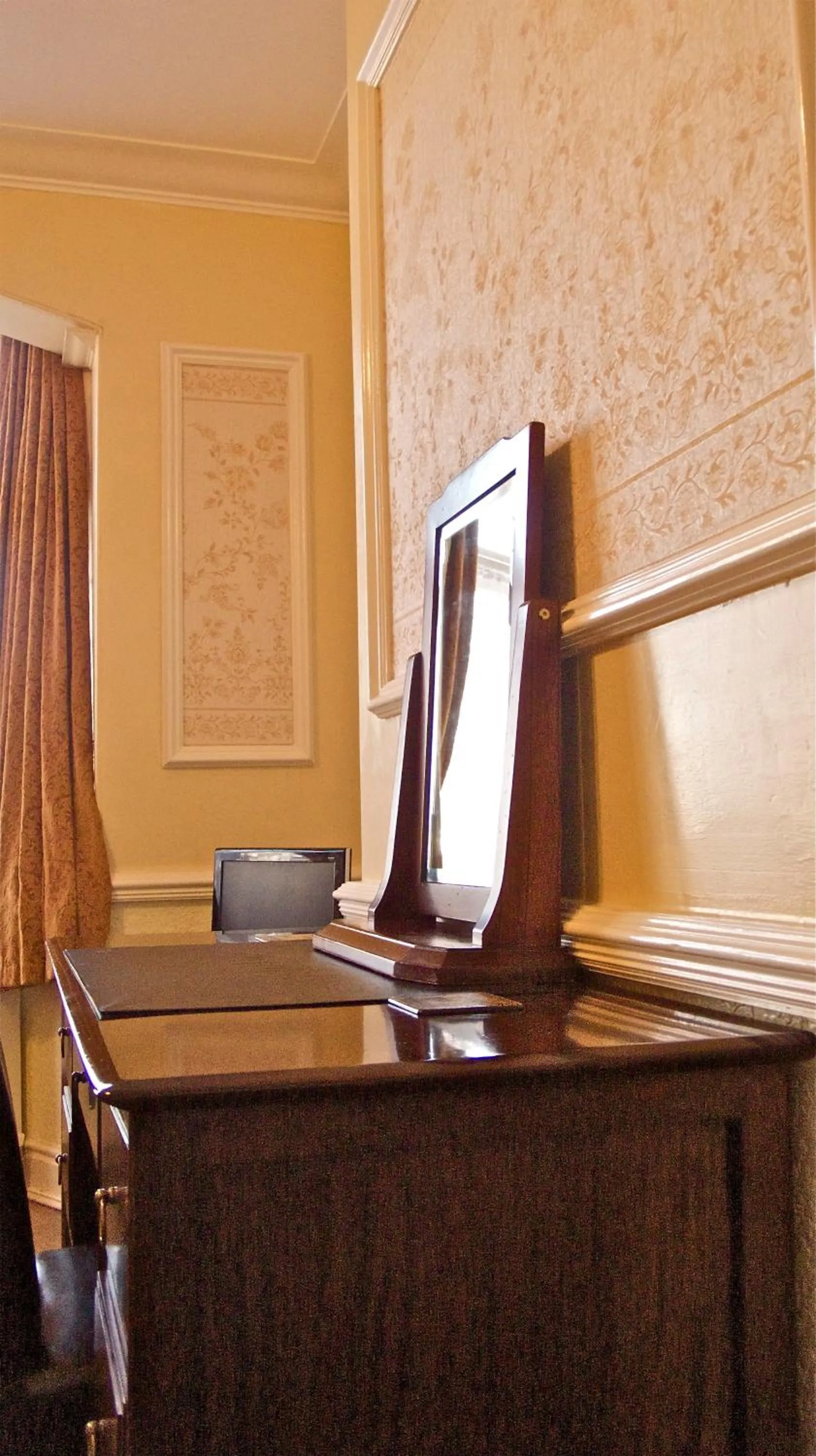 Decorative detail in Acorn Guest House in Hull