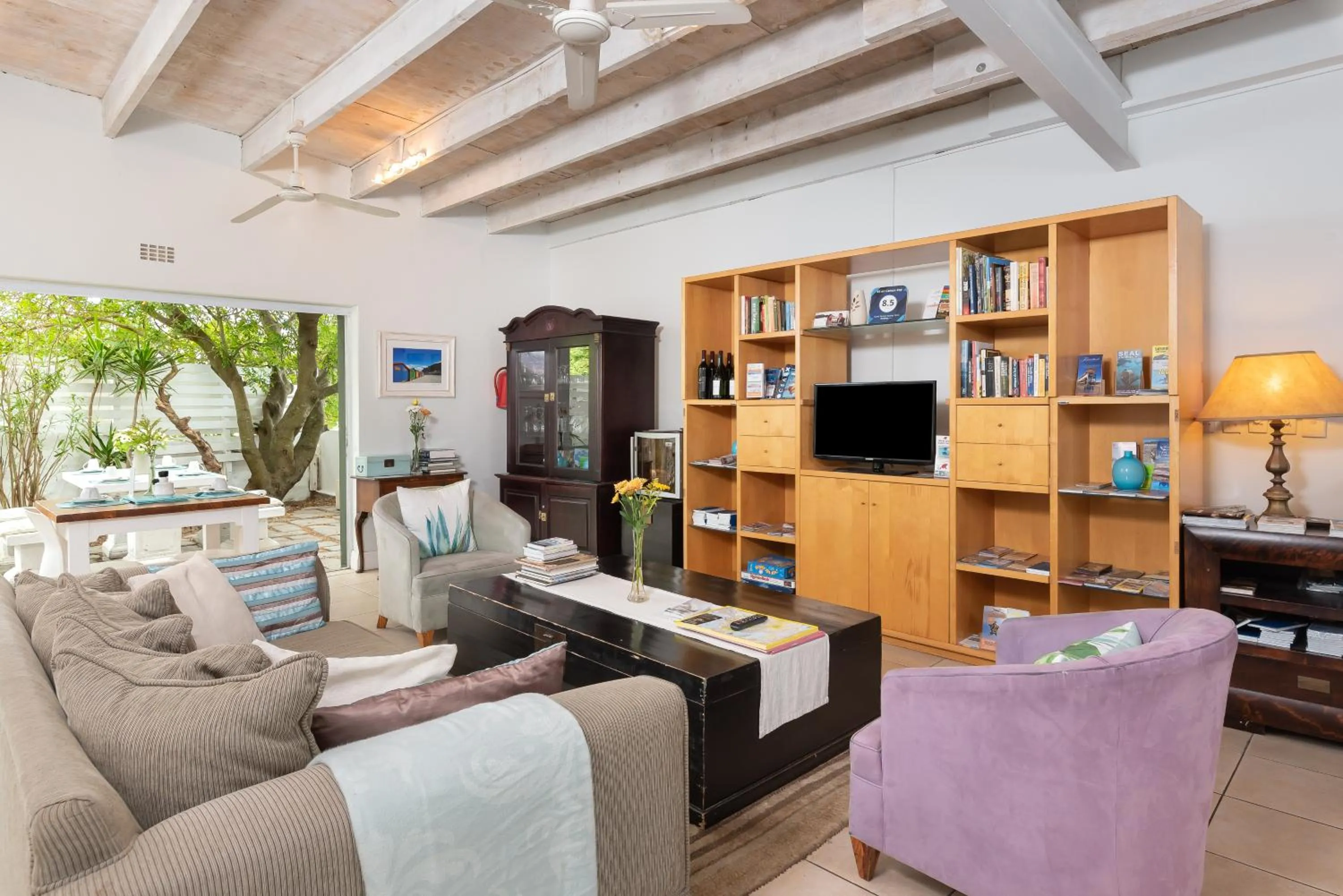 Dining area in 61 on Camps Bay