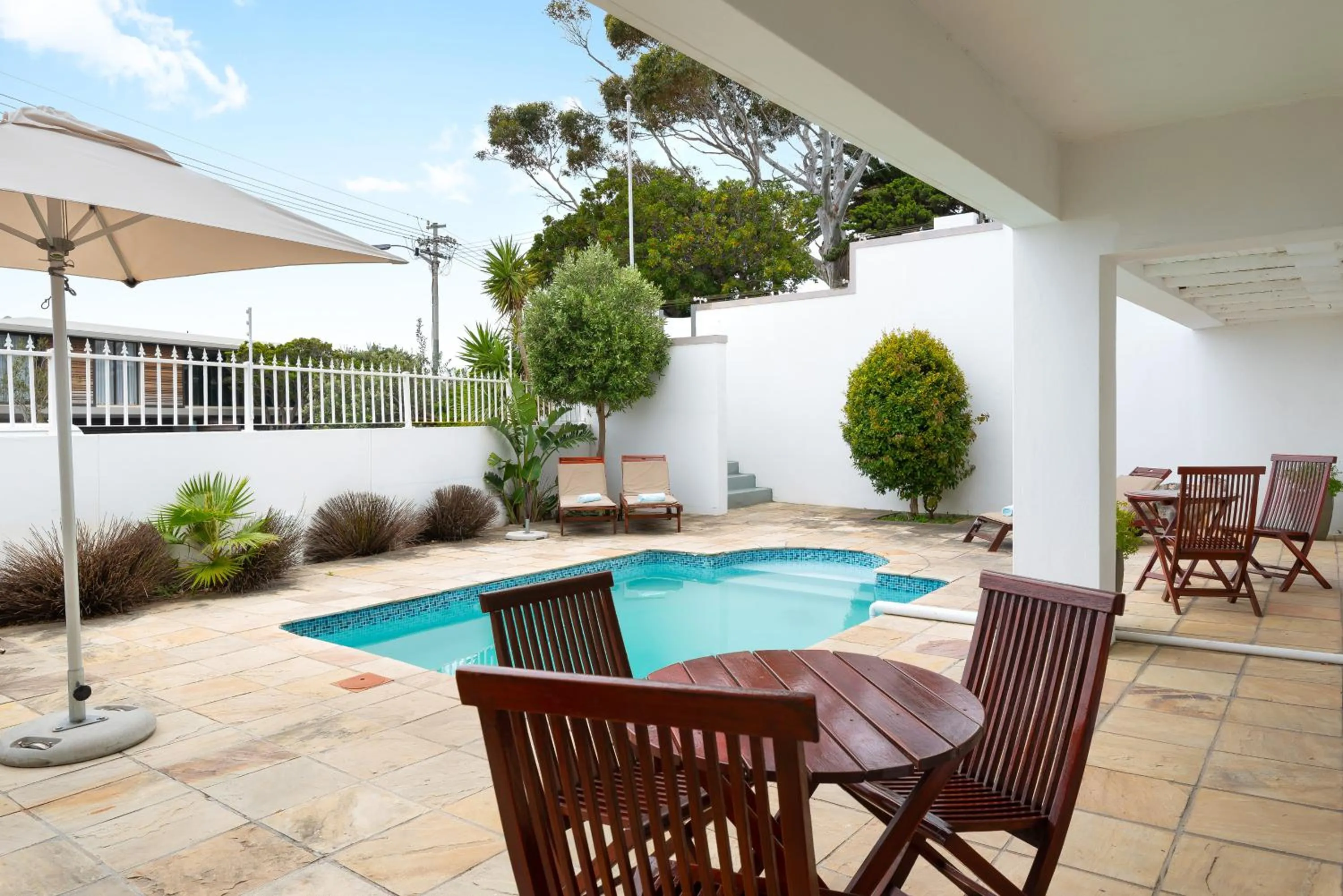 Pool view in 61 on Camps Bay