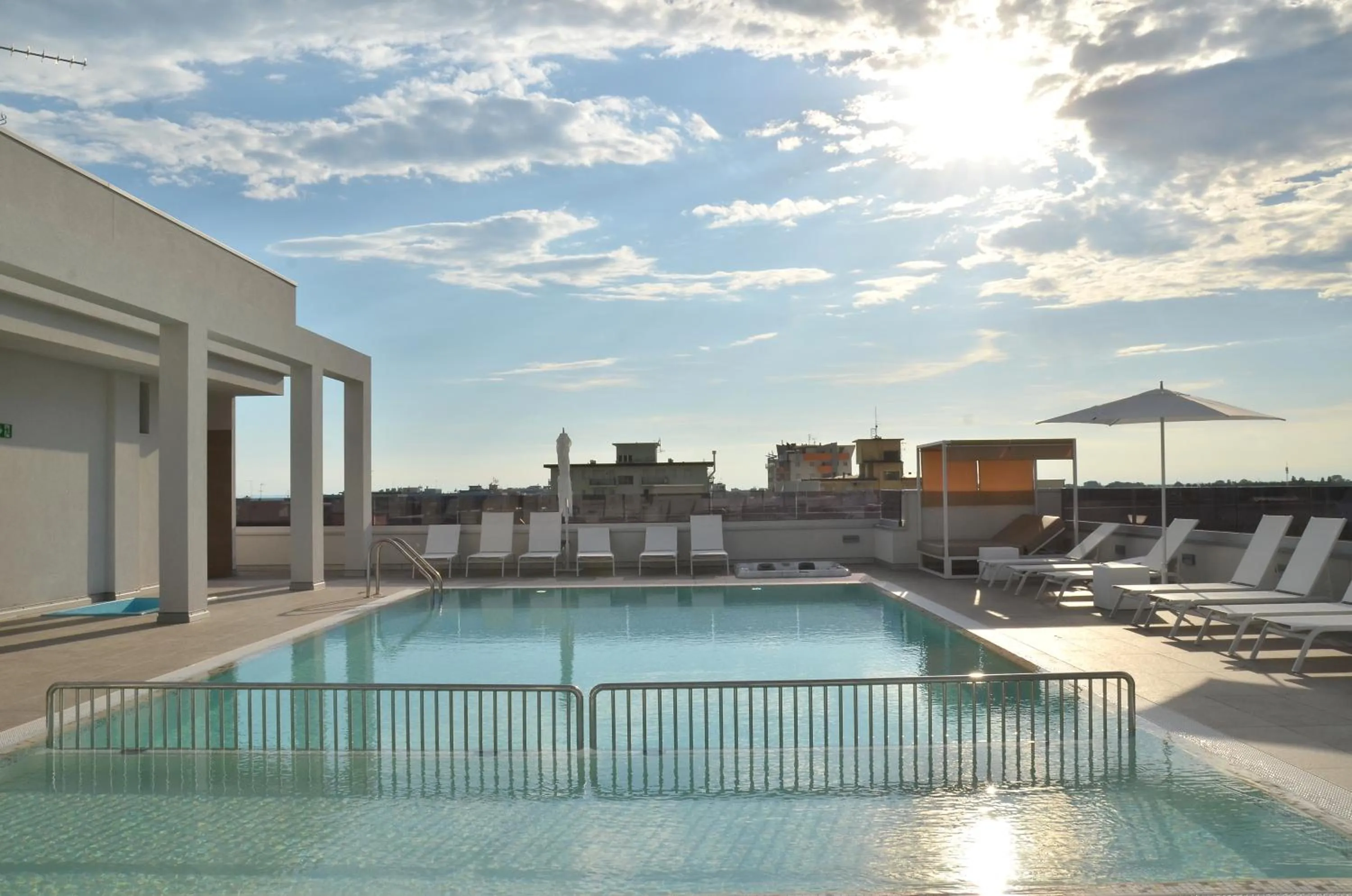 Pool view in Hotel Amburgo