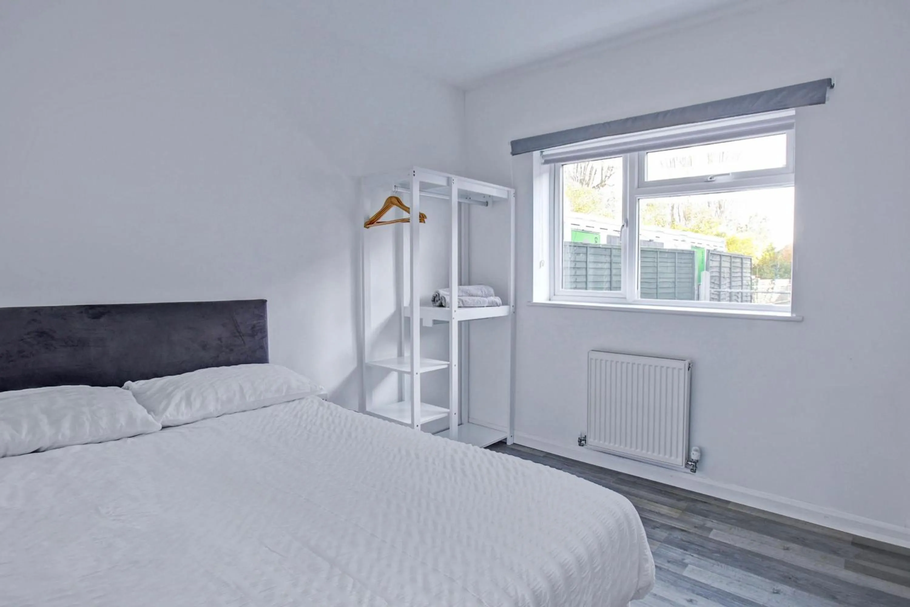 Bedroom, Bed in OYO Aparthotel Hathern - Loughborough