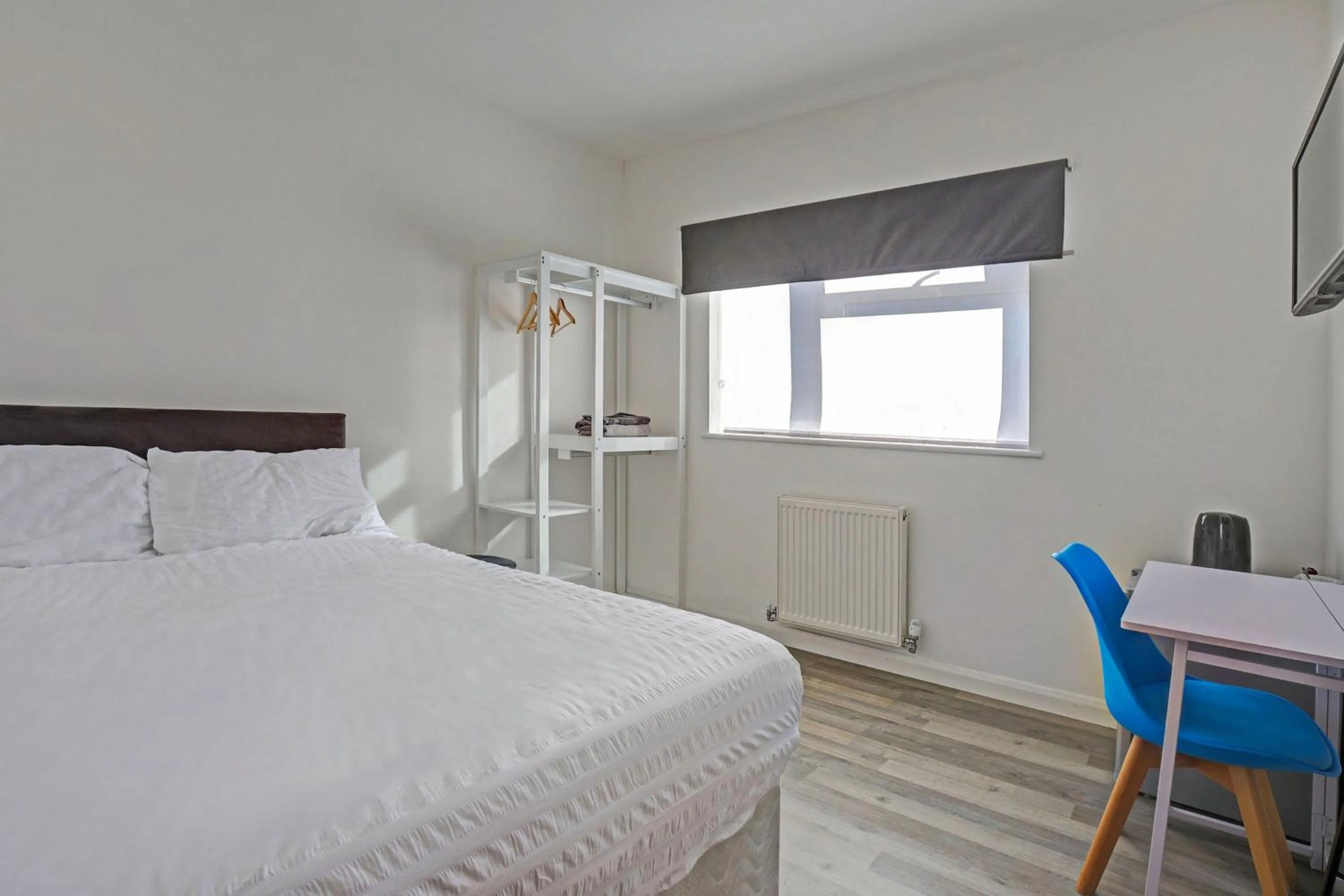 Bedroom, Bed in OYO Aparthotel Hathern - Loughborough