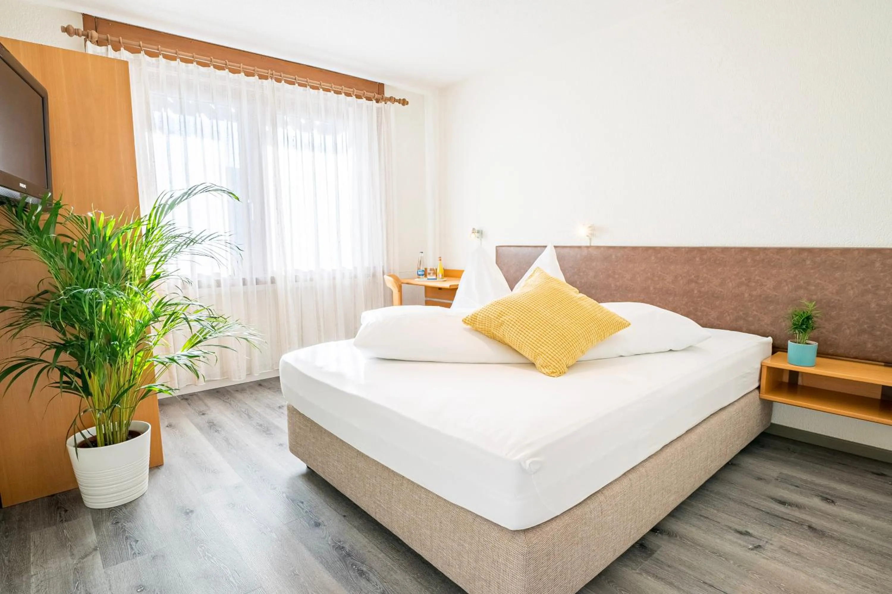 Photo of the whole room, Bed in Hotel Sonne - Self Check-in