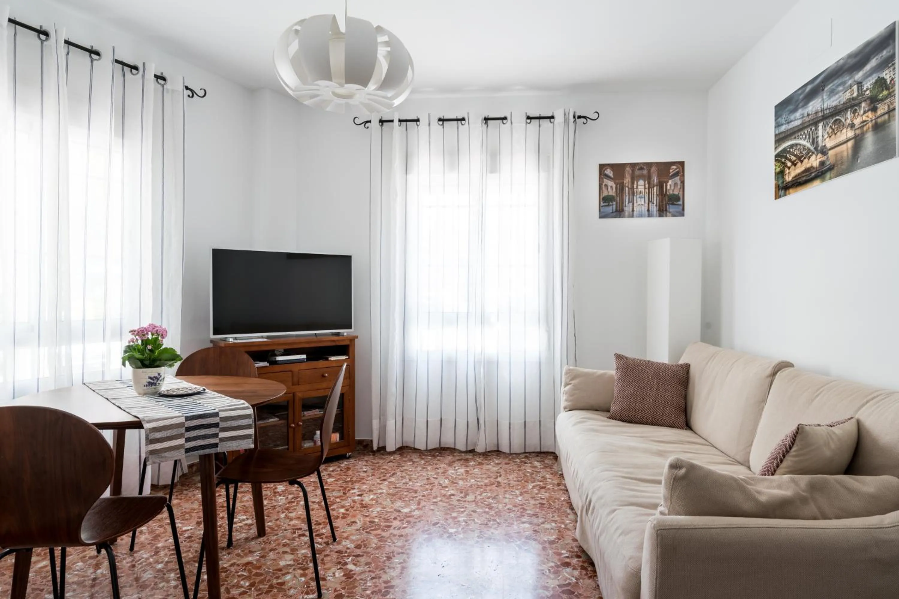 Communal lounge/ TV room in Anna Triana Boutique Apartament