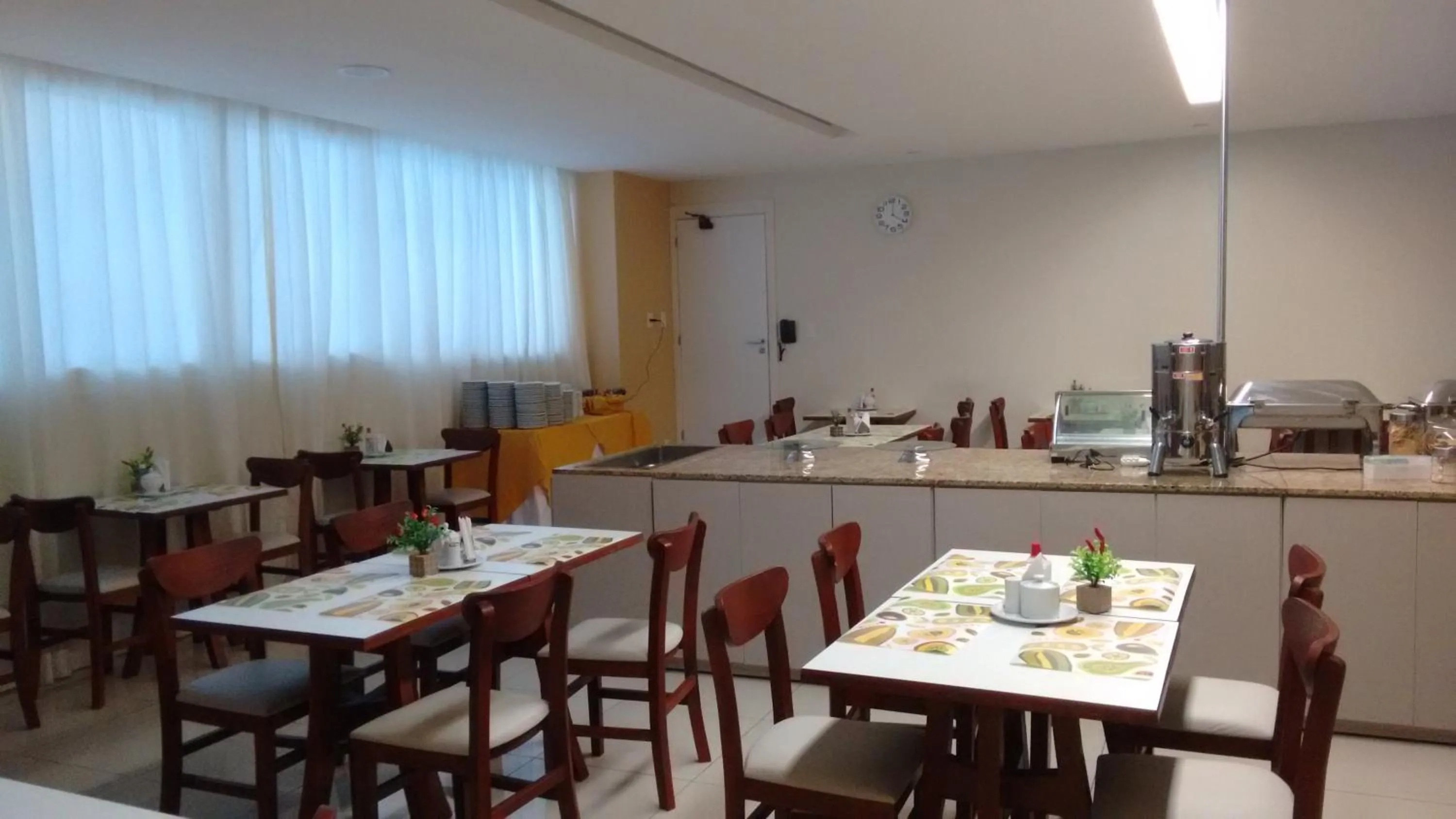 Restaurant/places to eat in Atalaia Apart Hotel