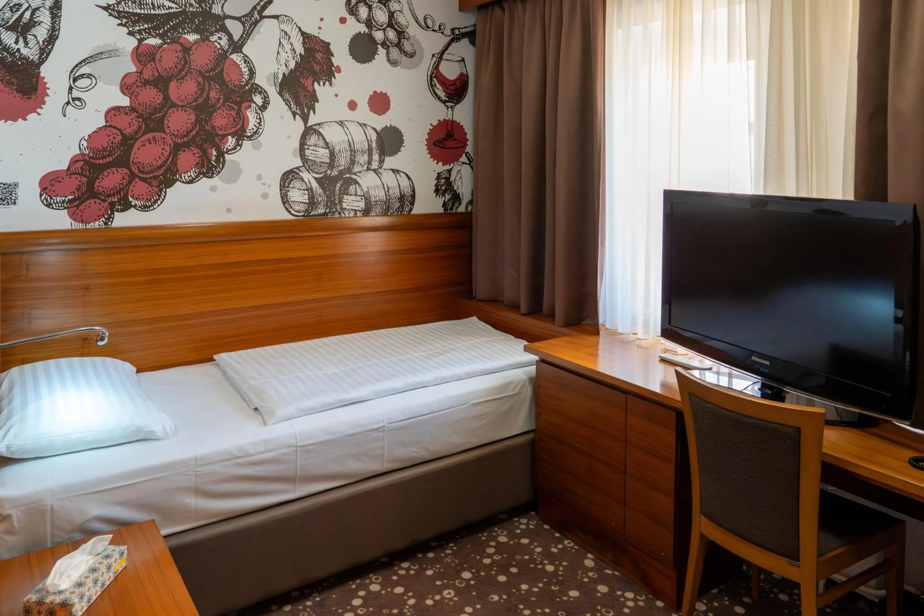 Bed in Hotel Piramida