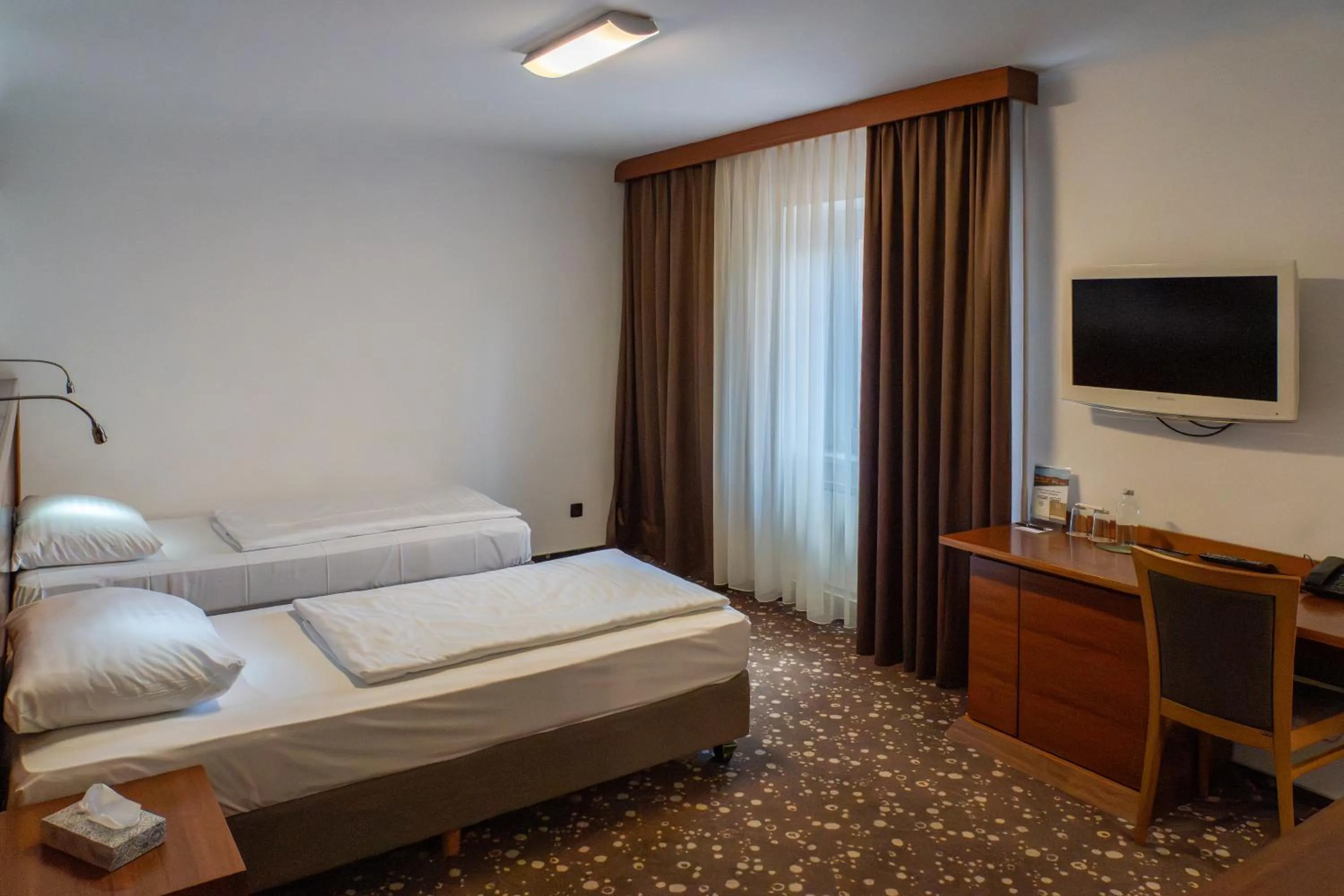 Photo of the whole room, Bed in Hotel Piramida