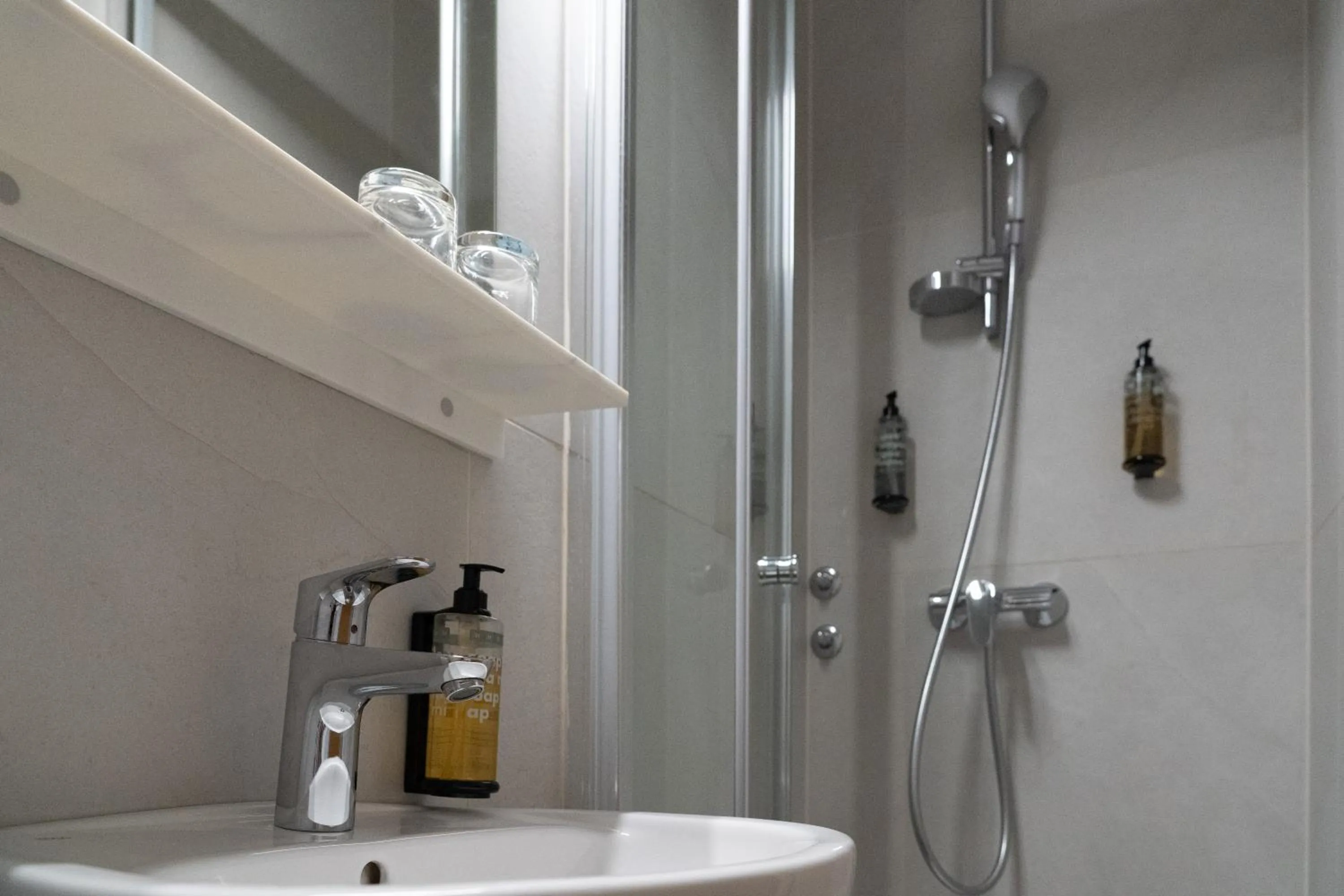 Bathroom in Hotel Piramida