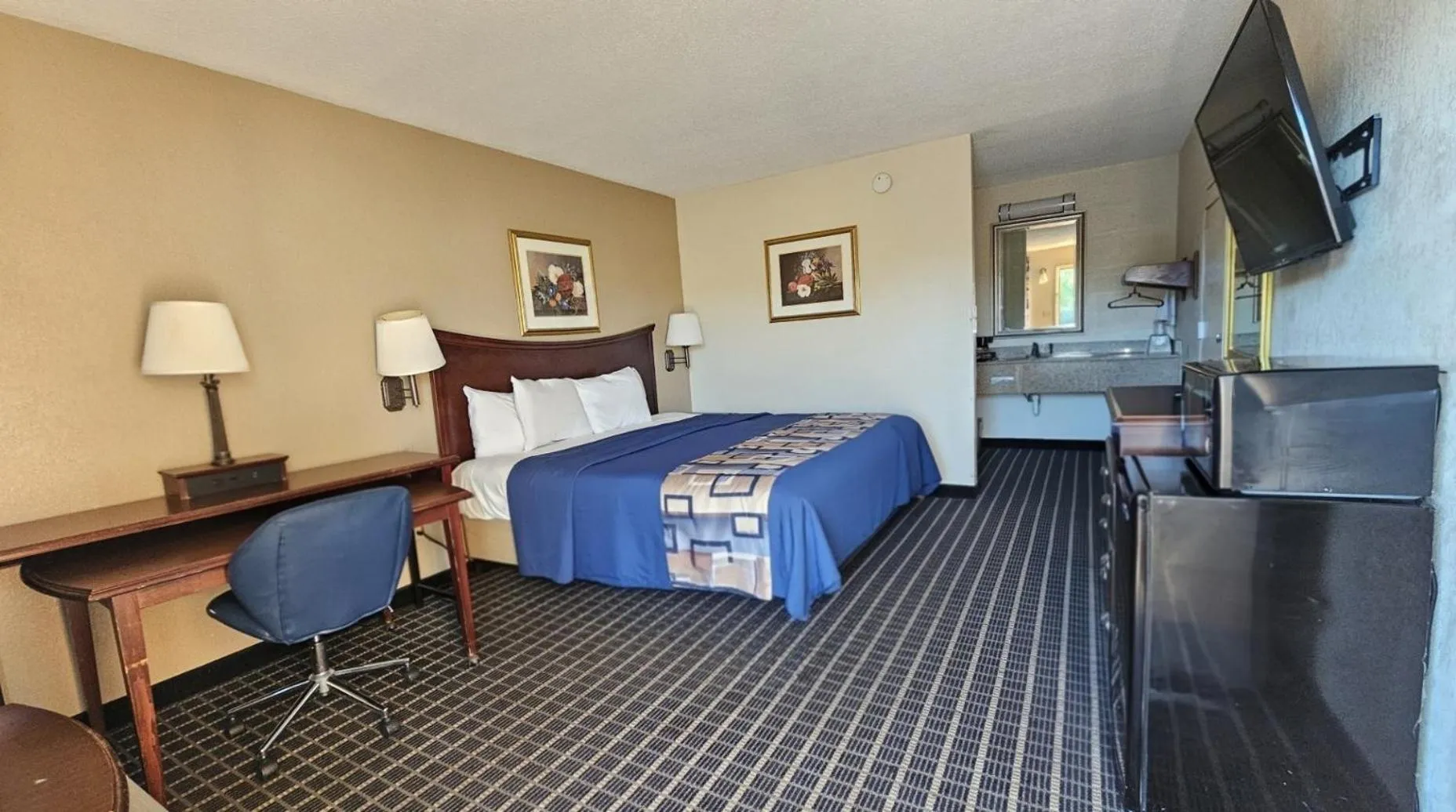 Bed in Americas Best Value Inn Mount Vernon