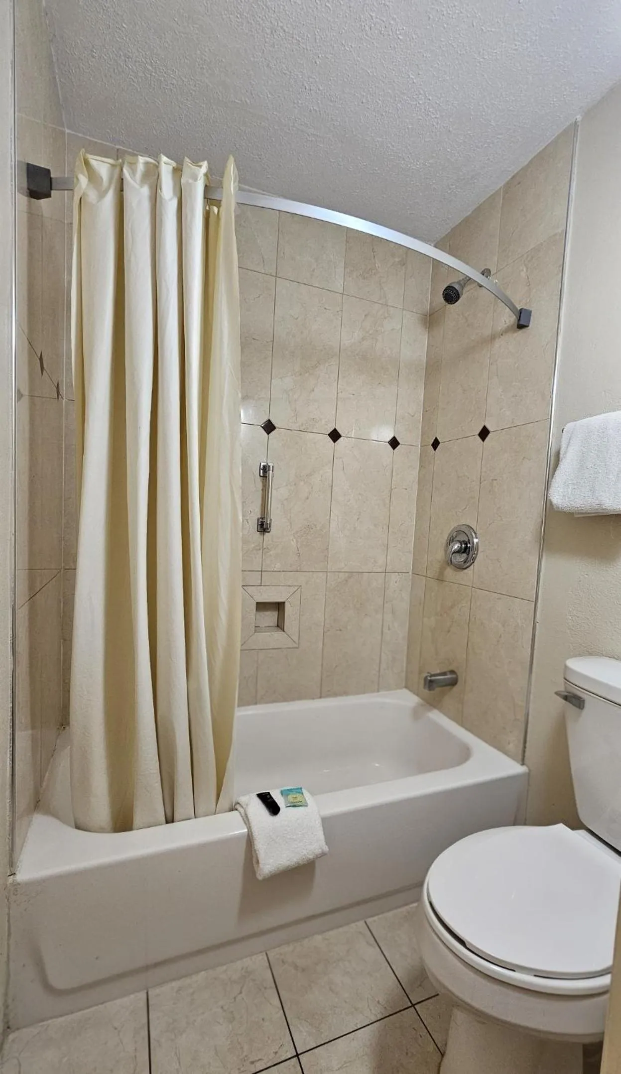 Shower in Americas Best Value Inn Mount Vernon