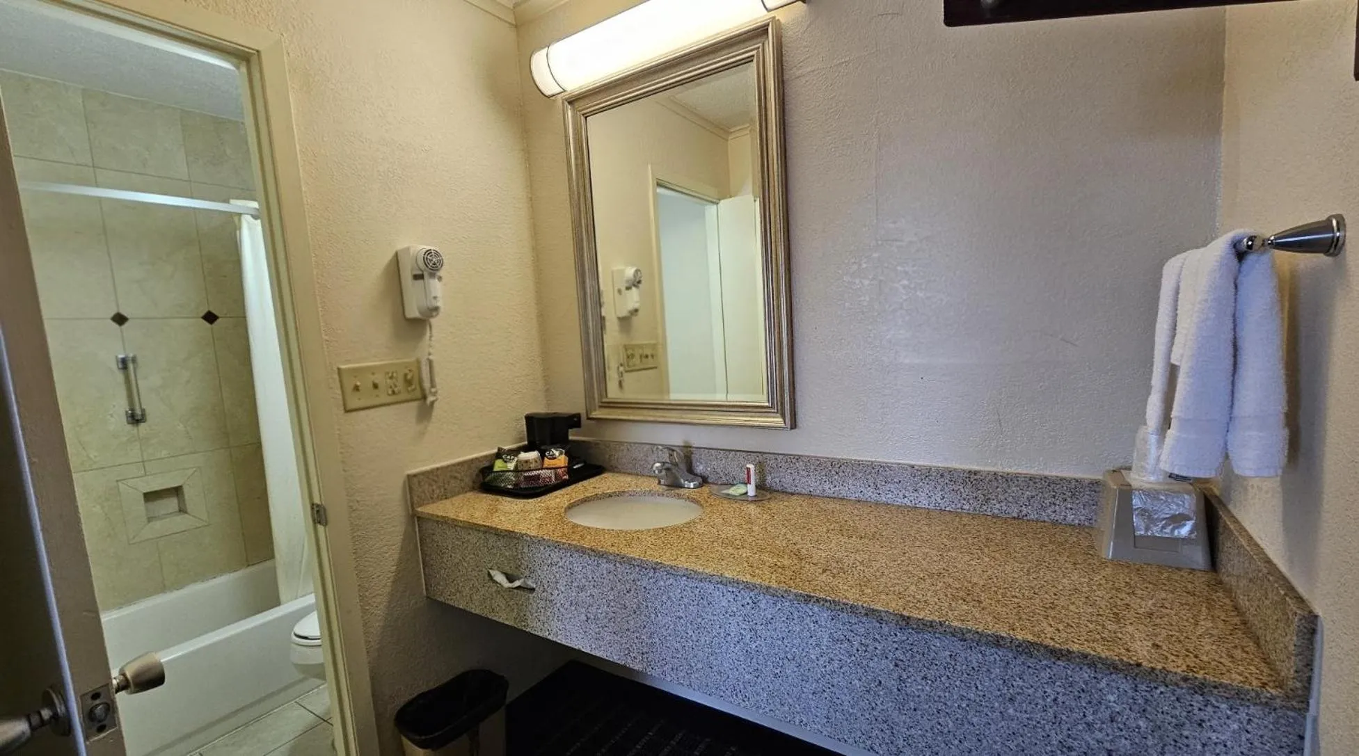 Shower in Americas Best Value Inn Mount Vernon