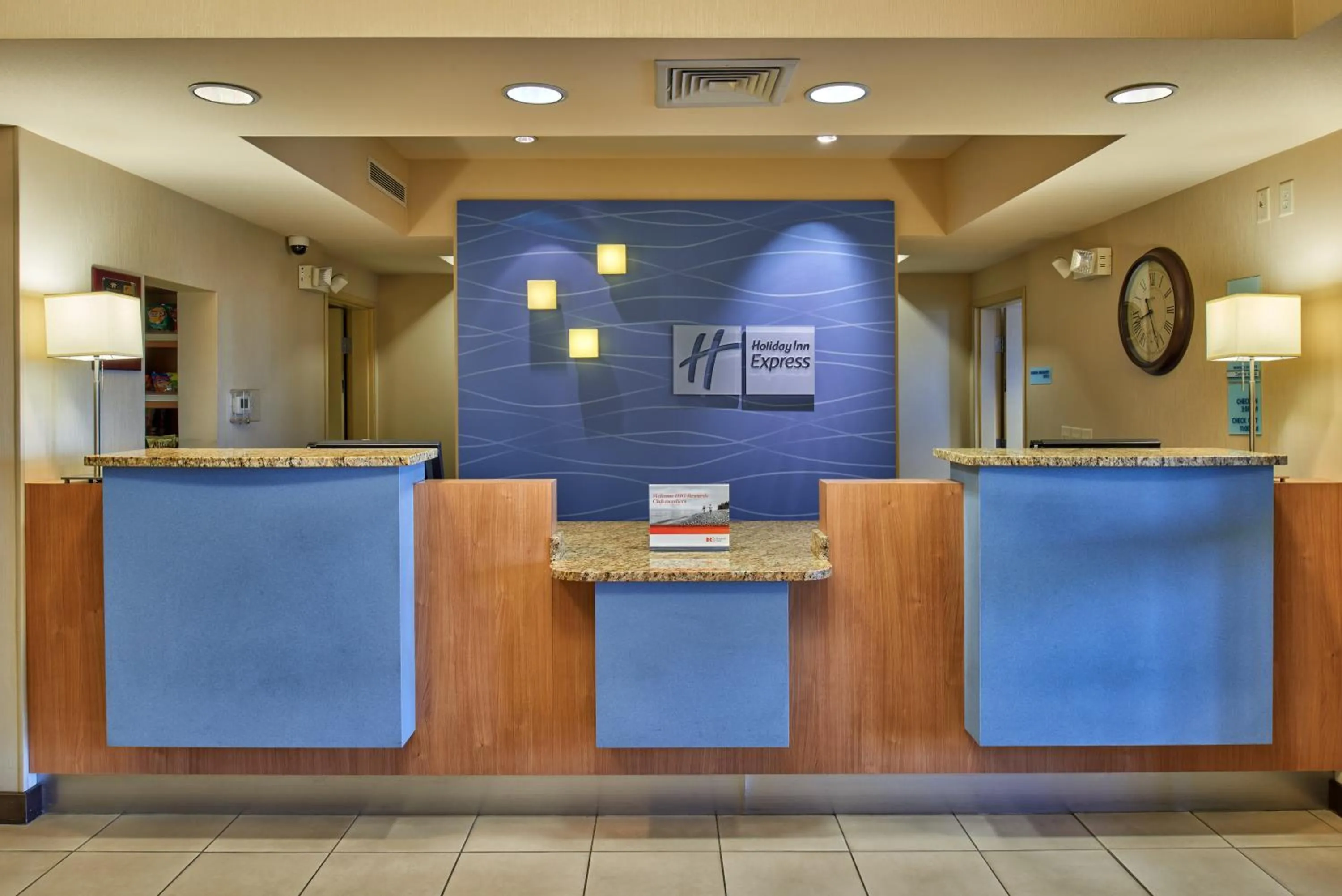 Lobby or reception in Holiday Inn Express & Suites El Paso Airport by IHG