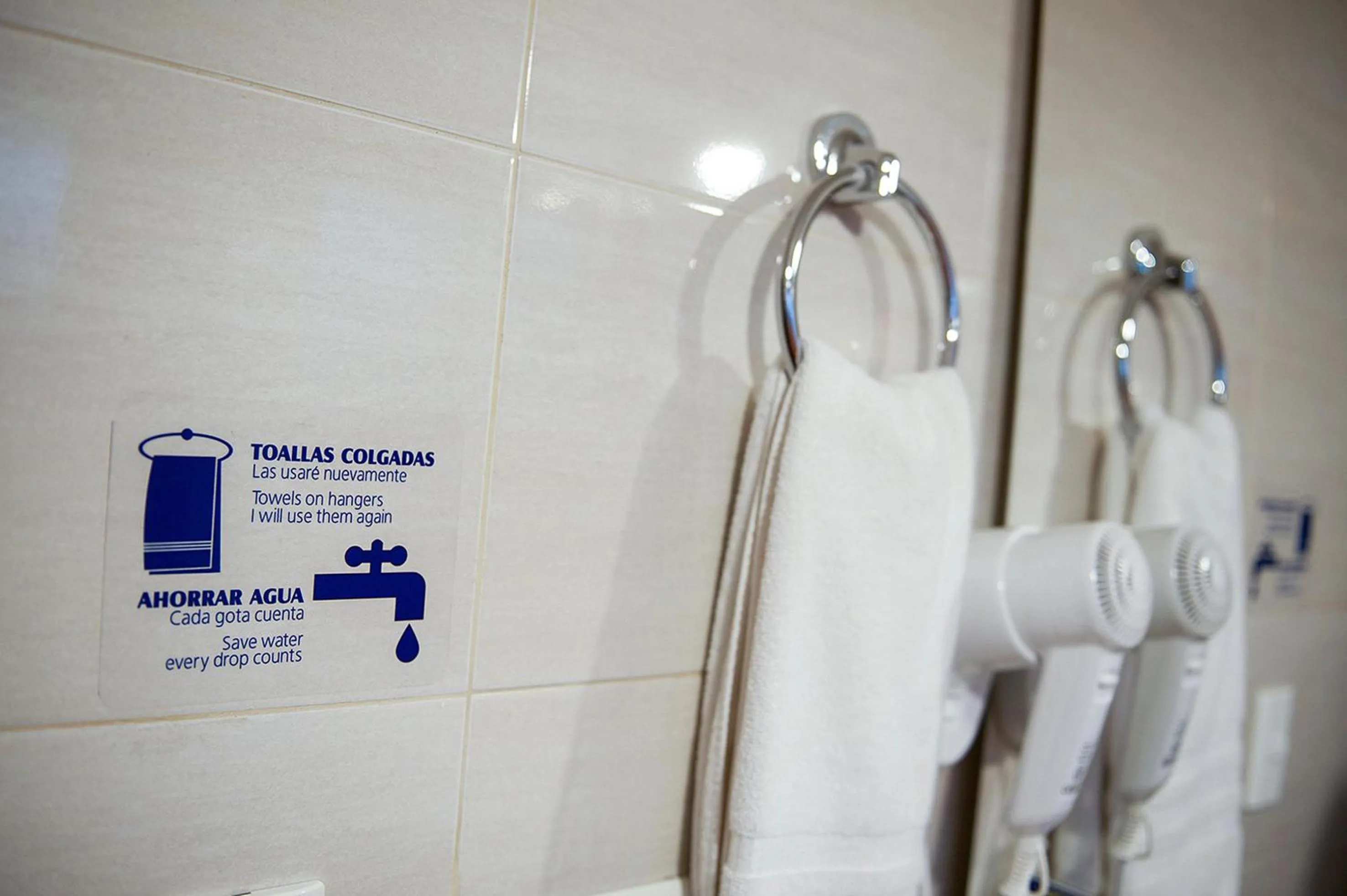 Toilet in Hotel Francés La Maison