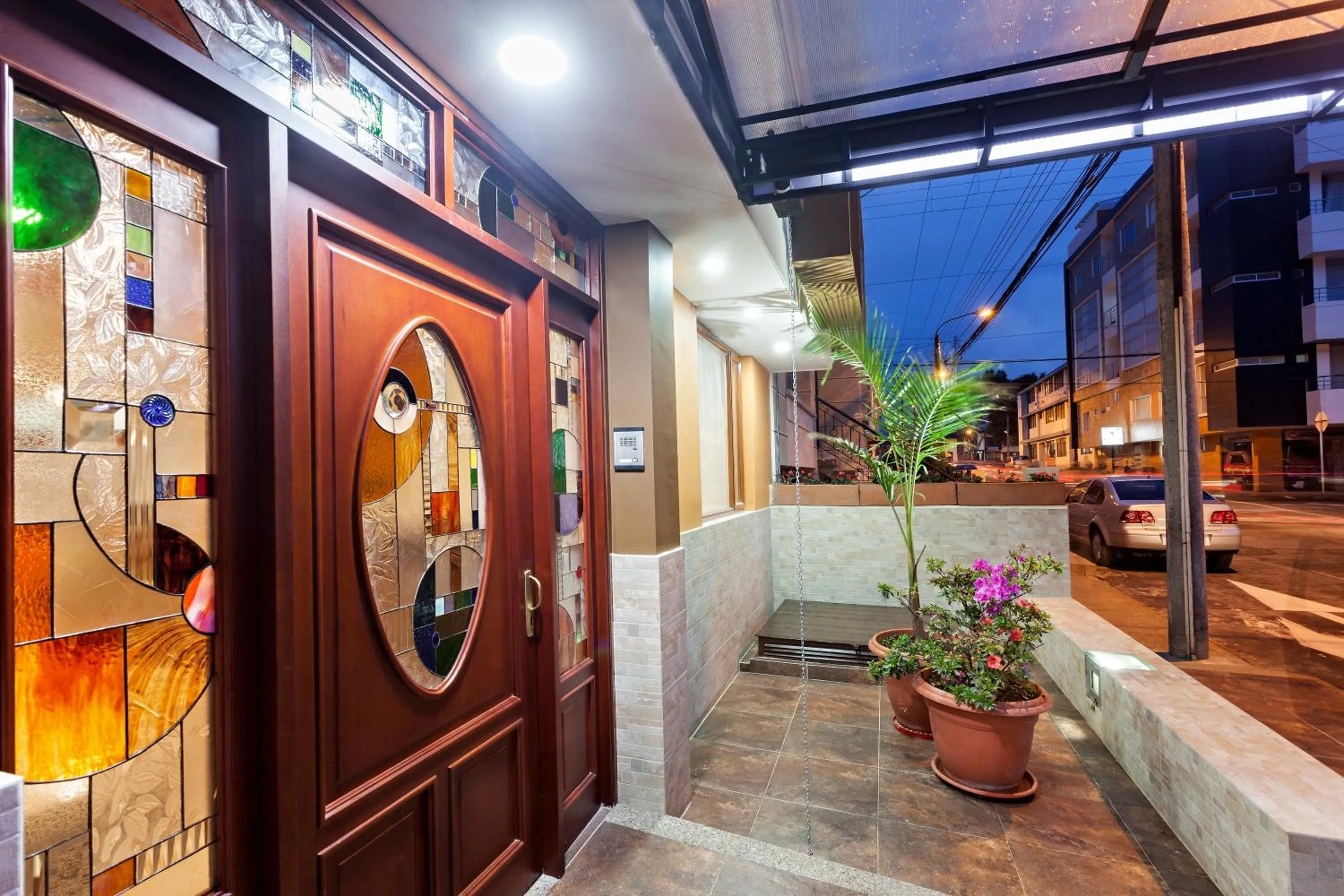 Facade/entrance in Hotel Francés La Maison
