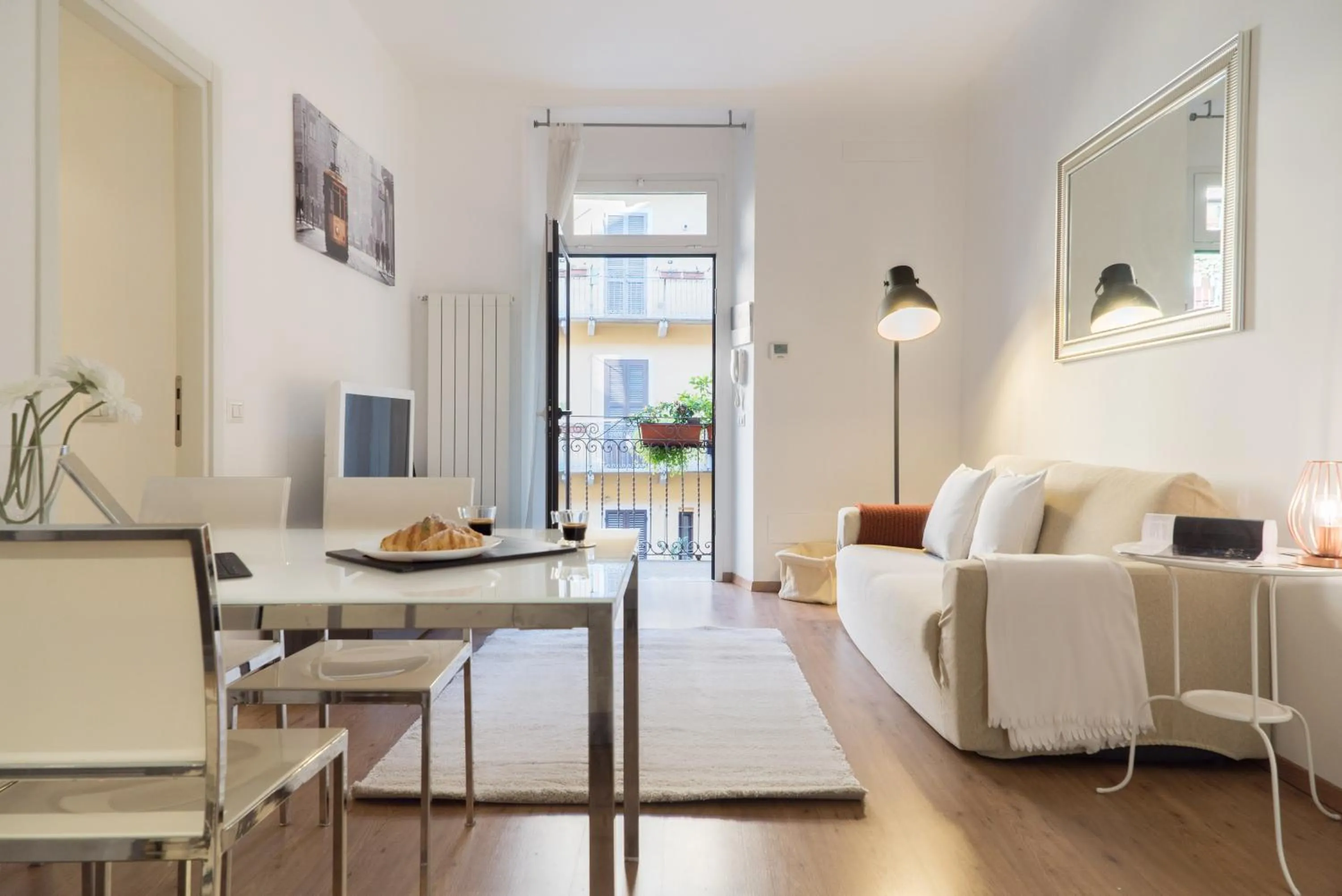 Charming Sempione Apartment