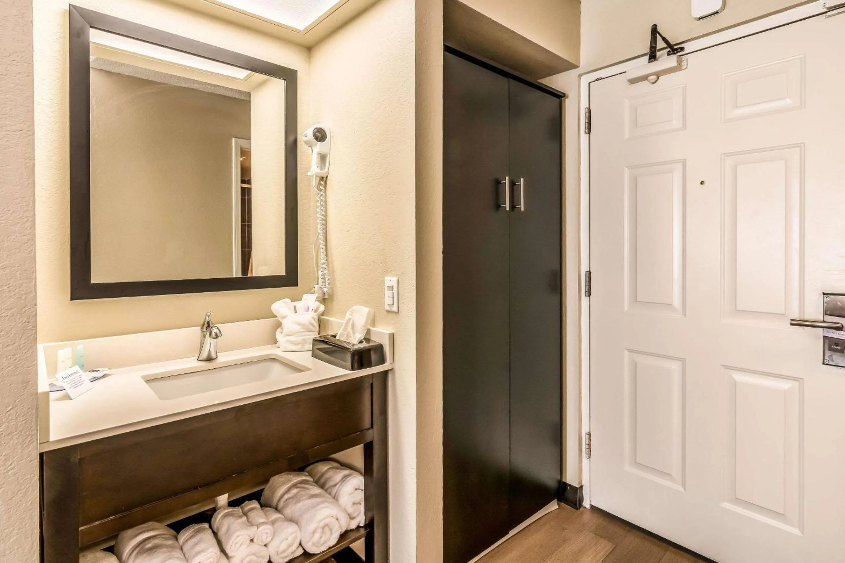 Bathroom in Quality Inn Pensacola North