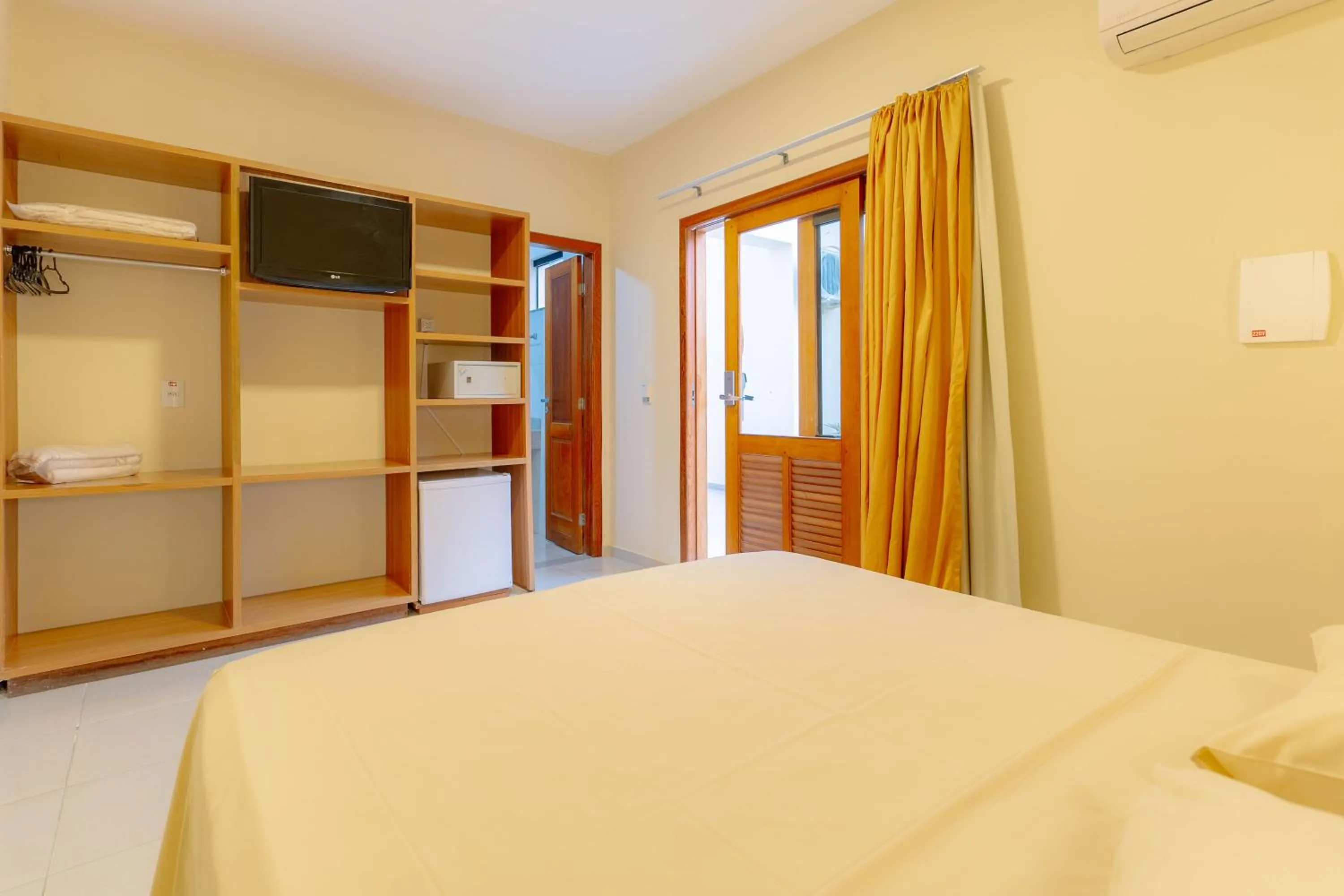 Bedroom, Bed in Rede Andrade Terra Brasil