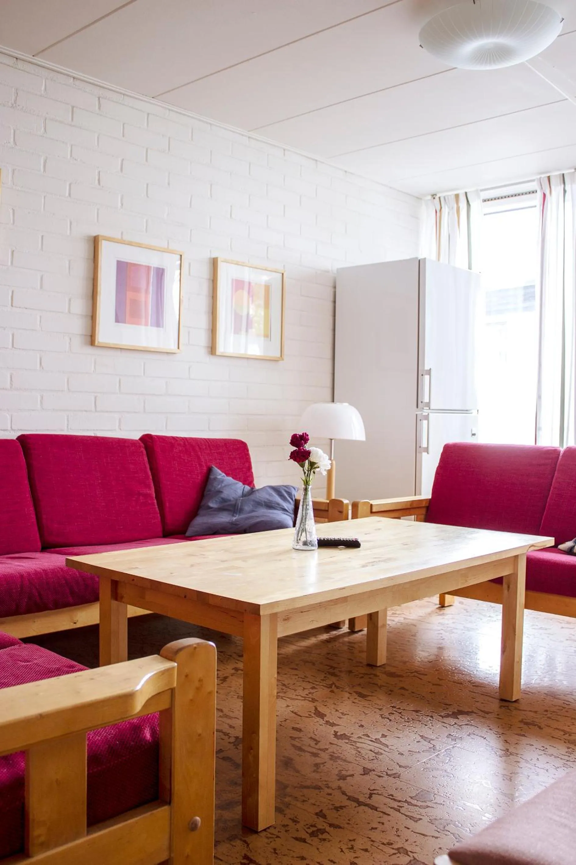 Communal lounge/ TV room in Nordiska Folkhögskolan Bed and Breakfast