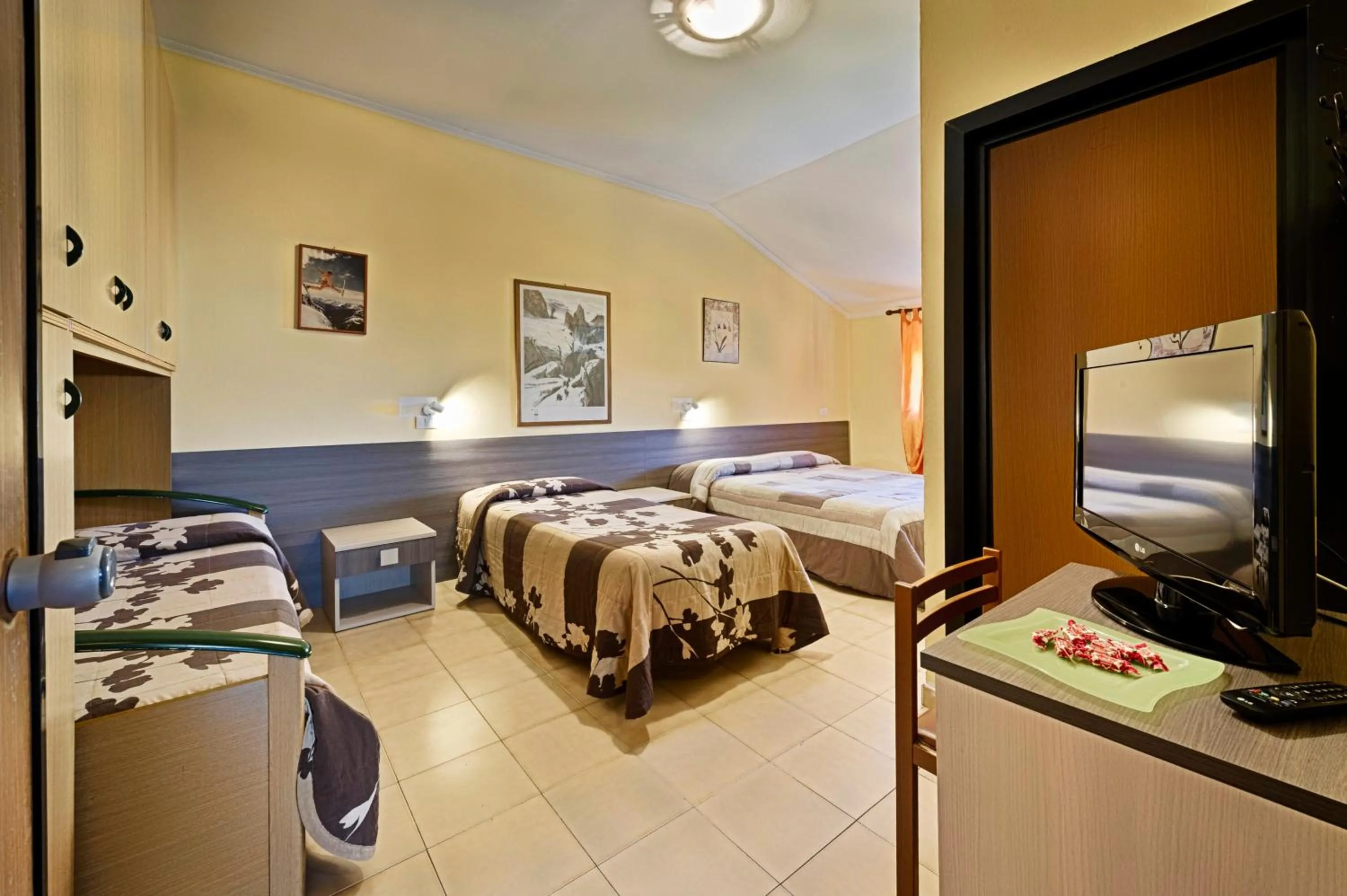 Bed in Albergo Mancuso del Voison