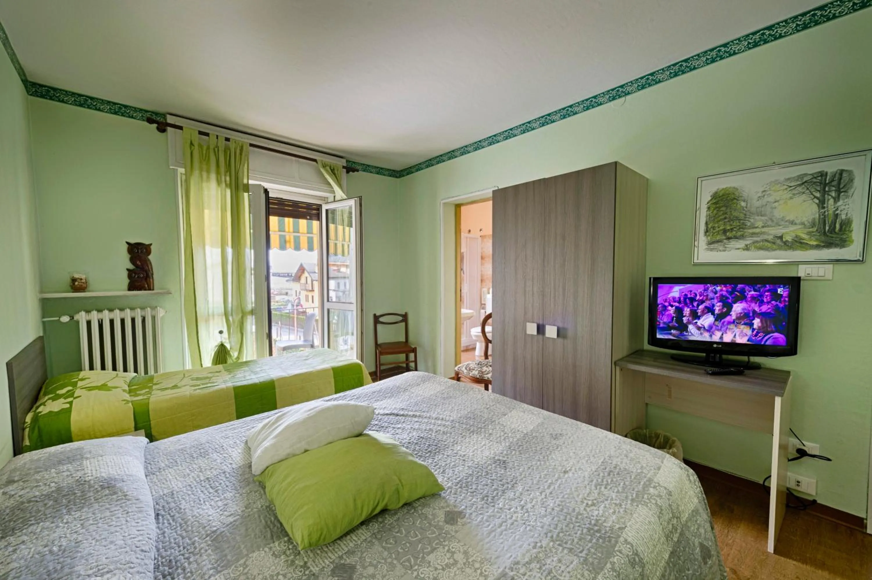 Bed in Albergo Mancuso del Voison