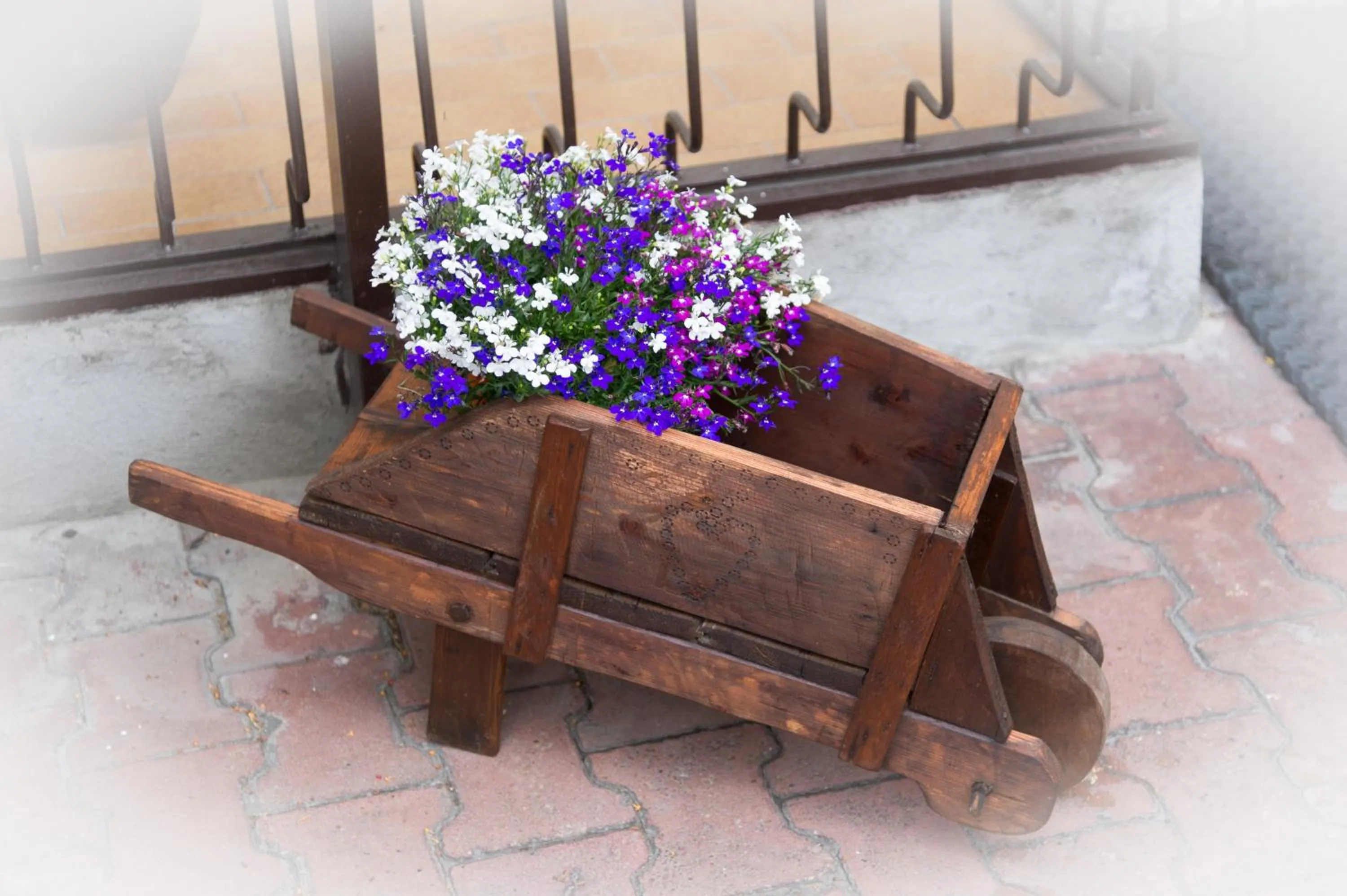 Decorative detail in Albergo Mancuso del Voison