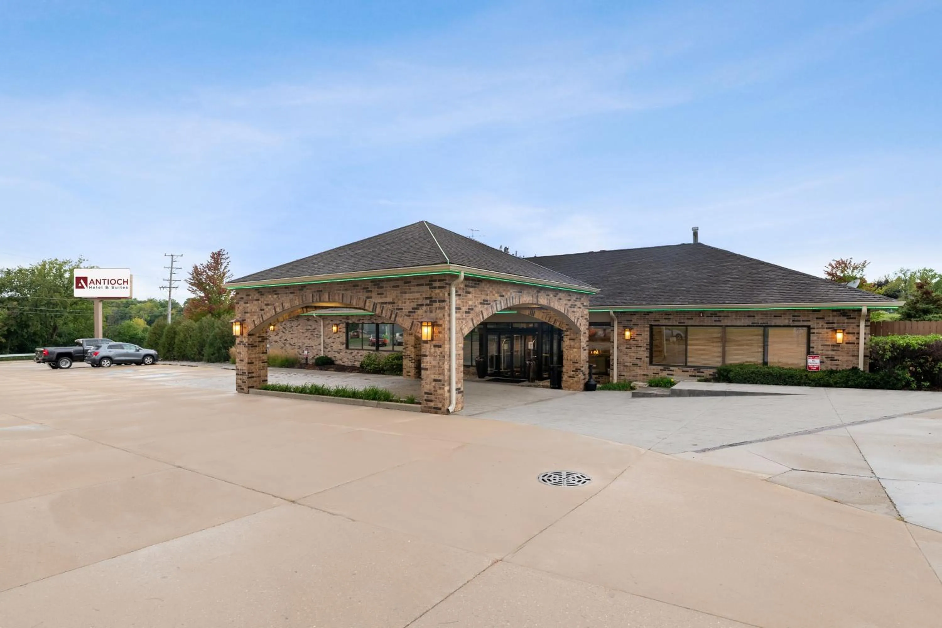 Property building in Antioch Hotel & Suites