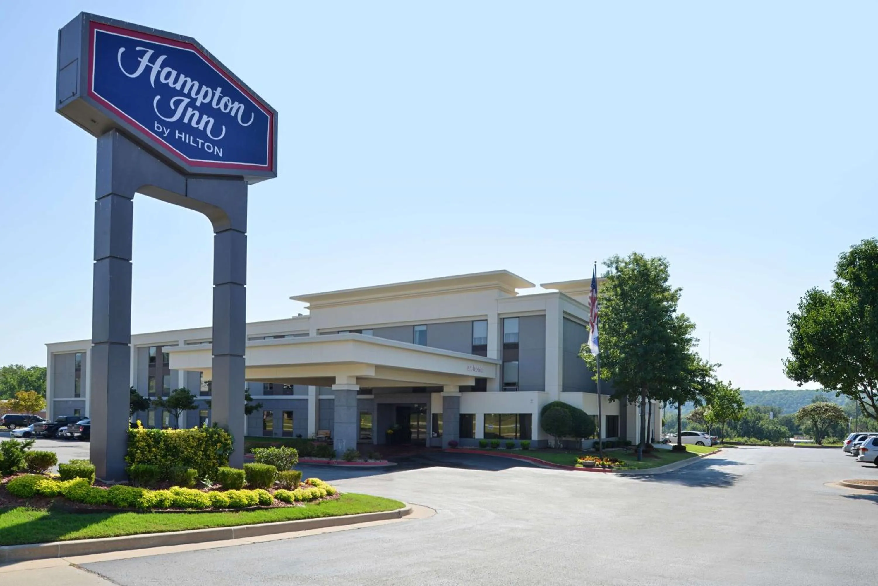Property building in Hampton Inn Tulsa Sand Springs