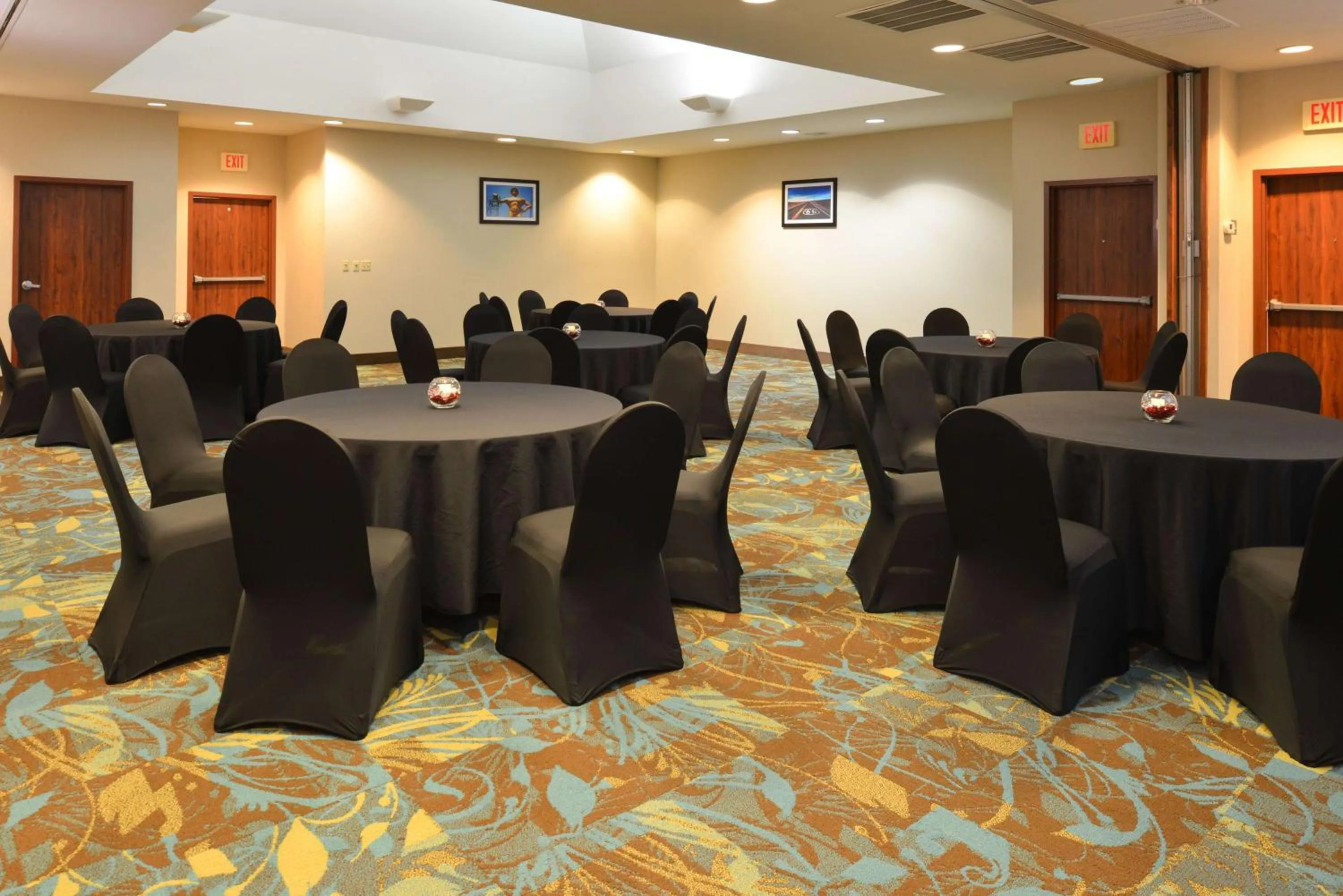 Meeting/conference room in Hampton Inn Tulsa Sand Springs