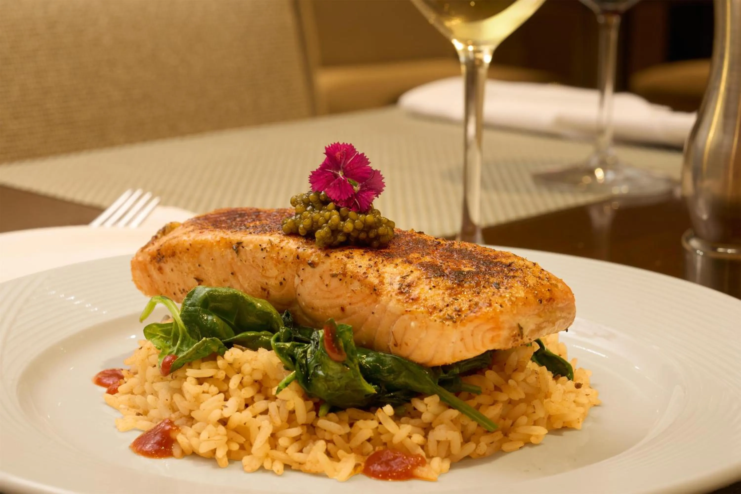 Dining area in Hilton Washington DC/Rockville Hotel & Executive Meeting Center