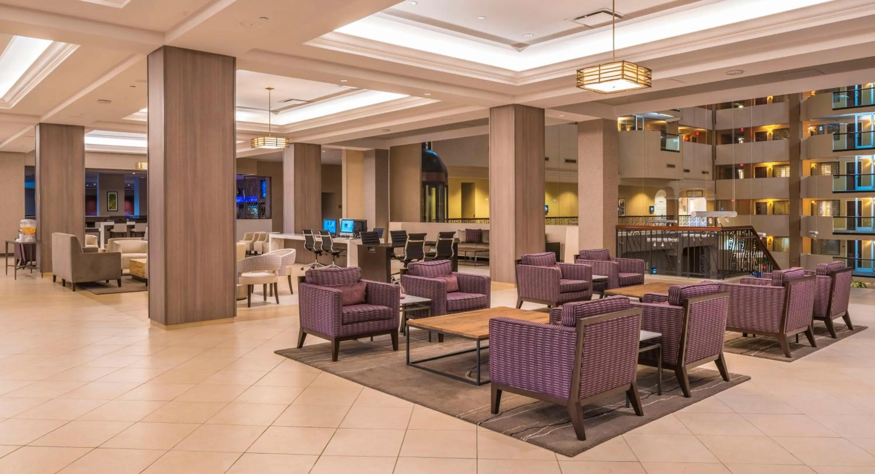 Lobby or reception in Hilton Washington DC/Rockville Hotel & Executive Meeting Center