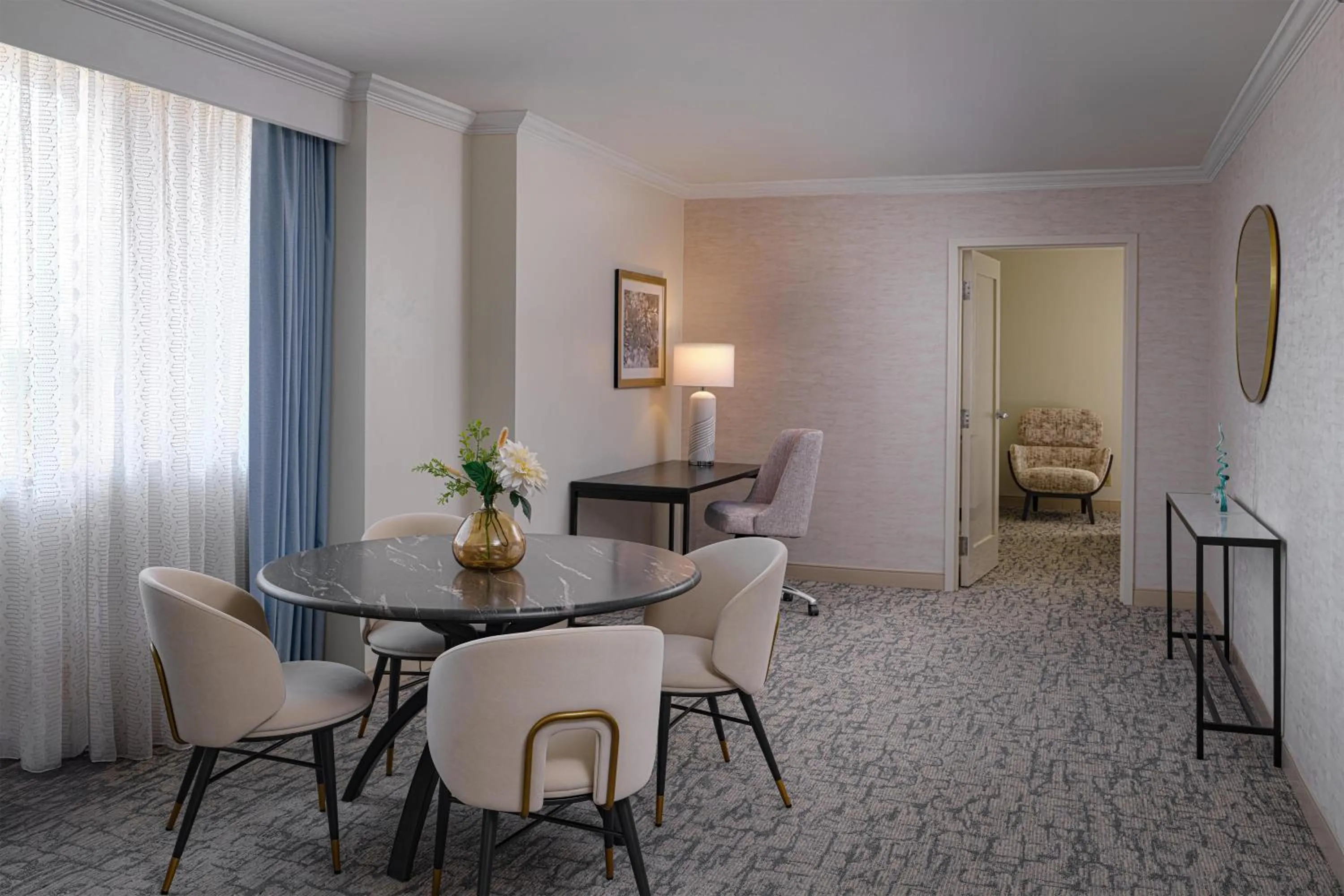 Bedroom, Bed in Hilton Washington DC/Rockville Hotel & Executive Meeting Center