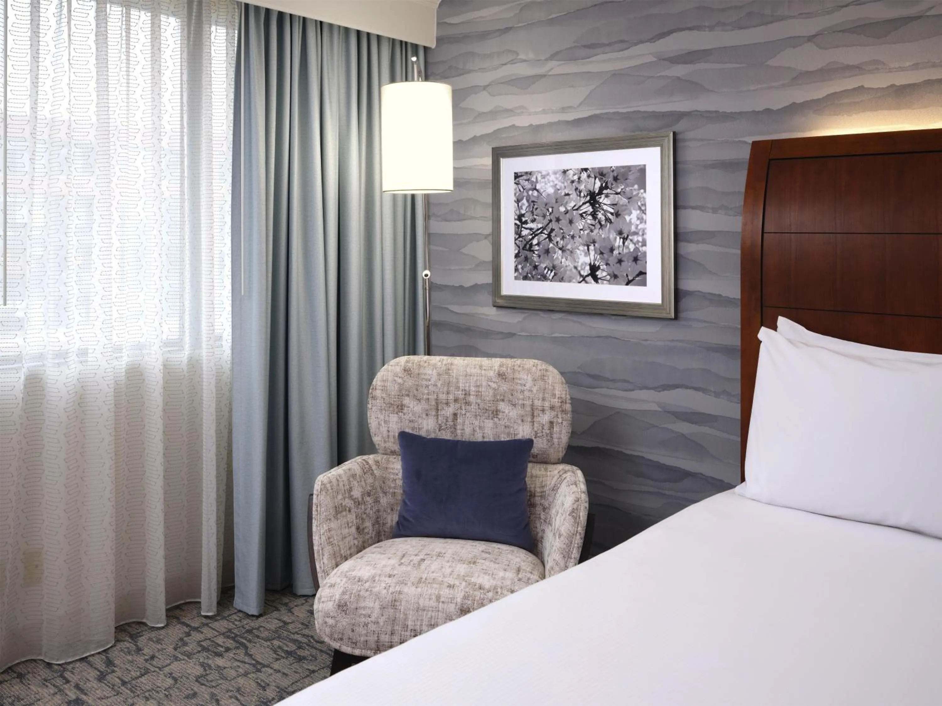 Bed in Hilton Washington DC/Rockville Hotel & Executive Meeting Center