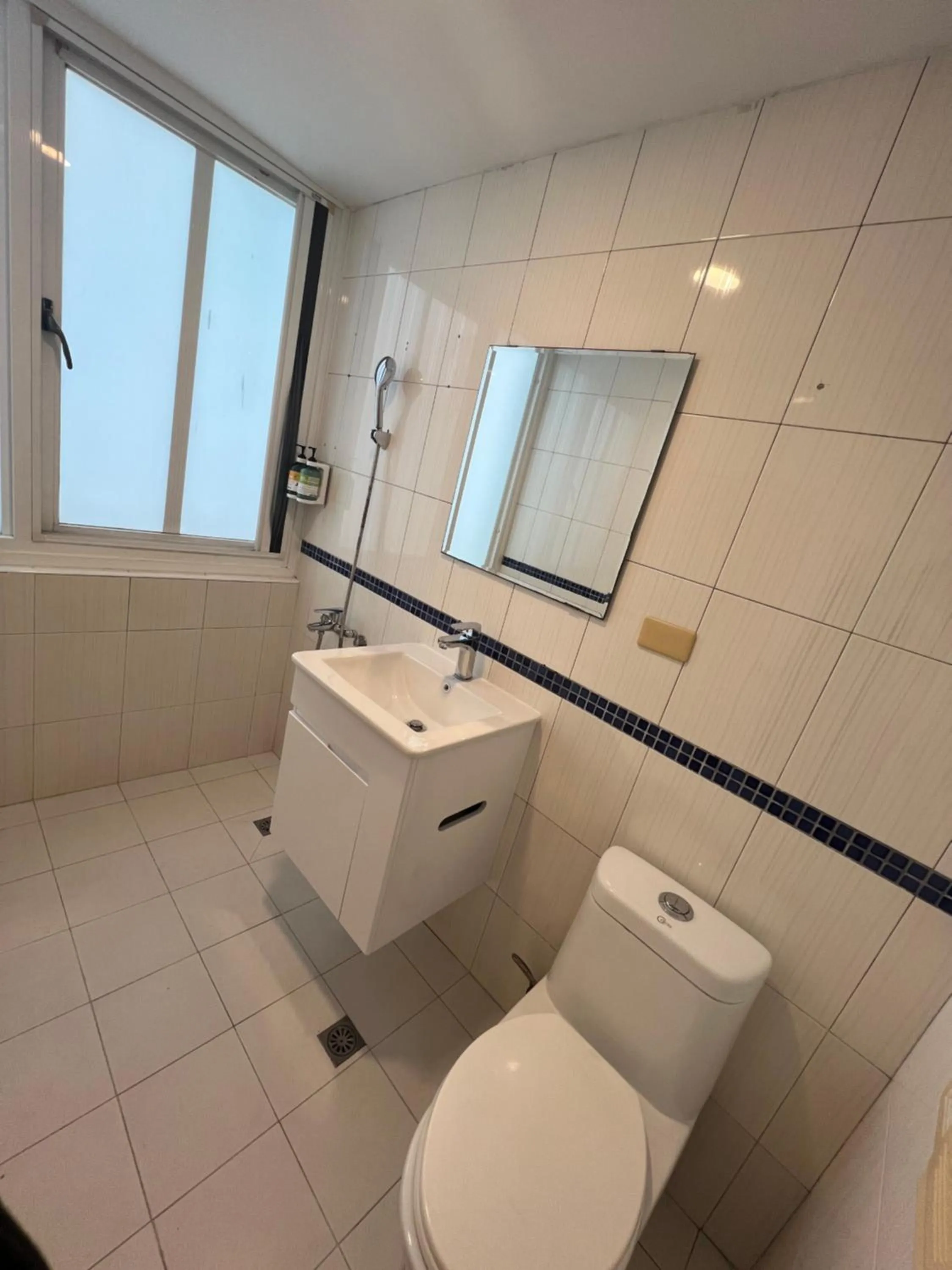 Toilet in Mu-In Hotel