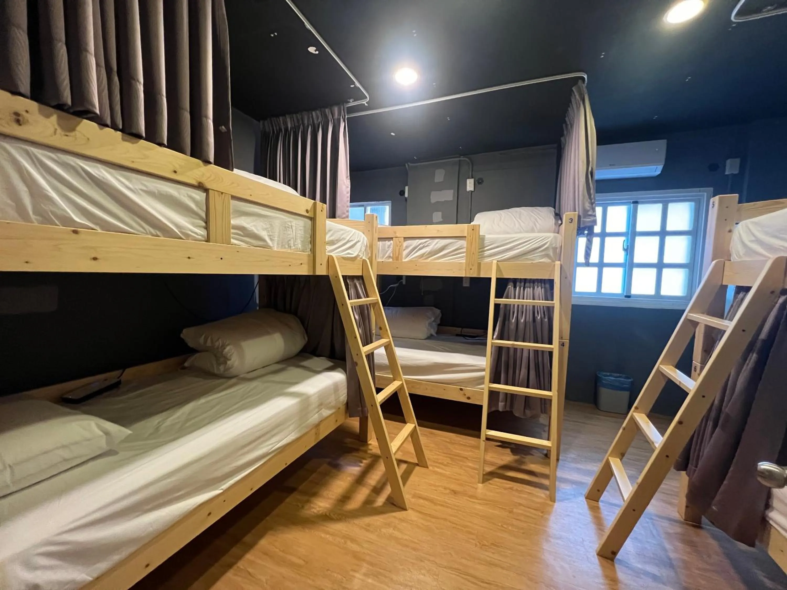 Photo of the whole room, Bed in Mu-In Hotel