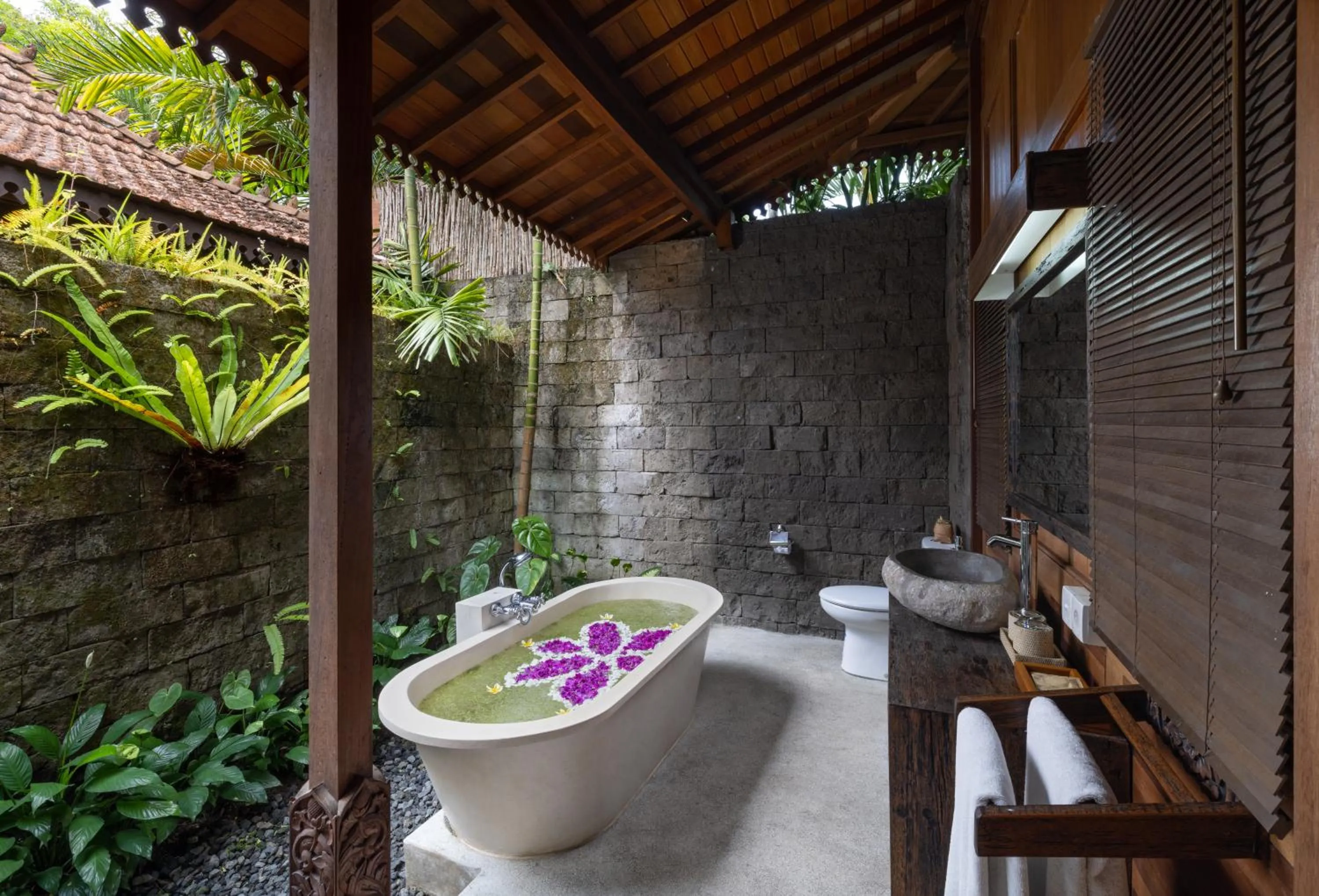 Bathroom in Candy Villa by GenuineHost