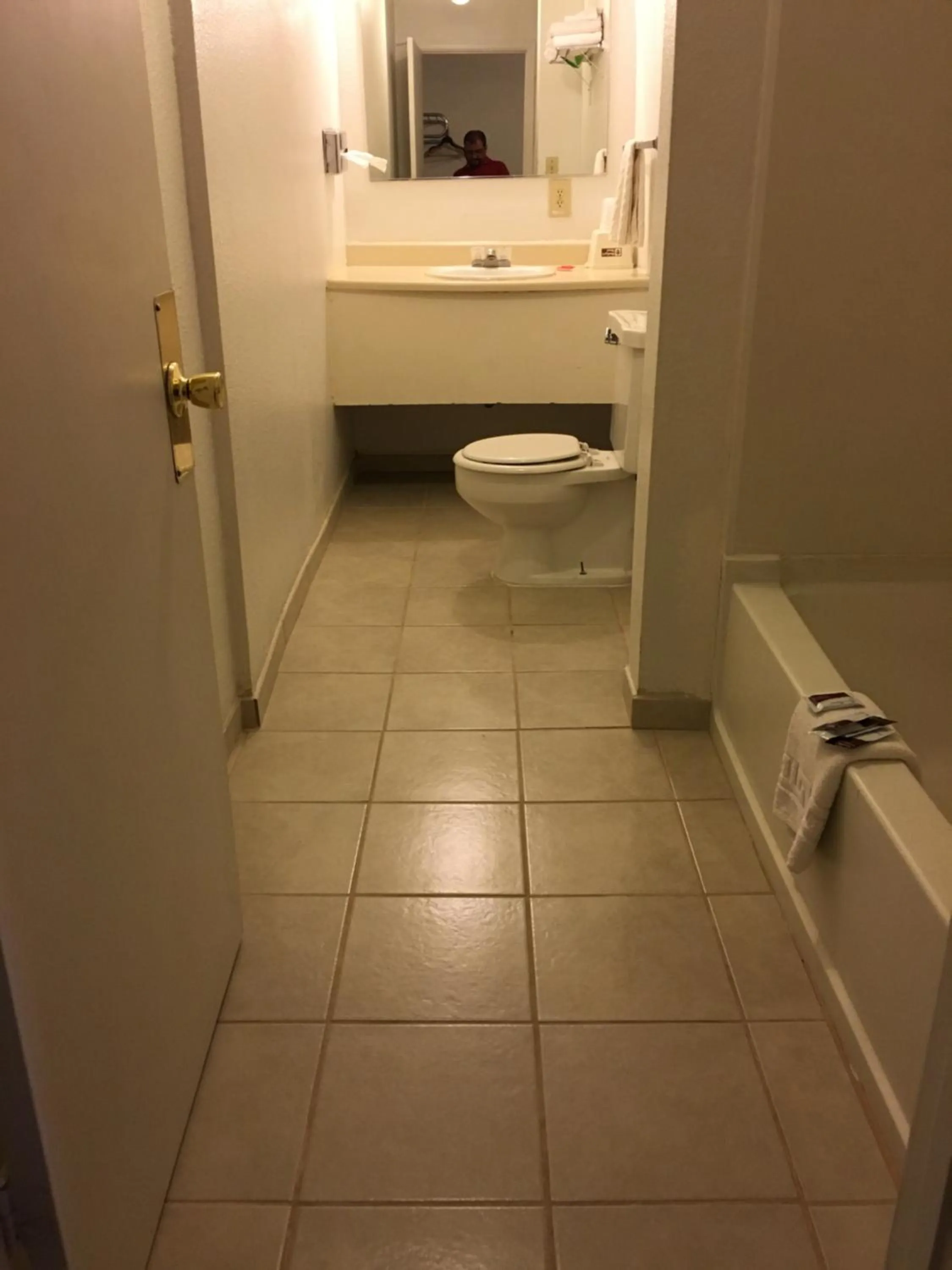 Bathroom in National 9 Inn Sand Canyon