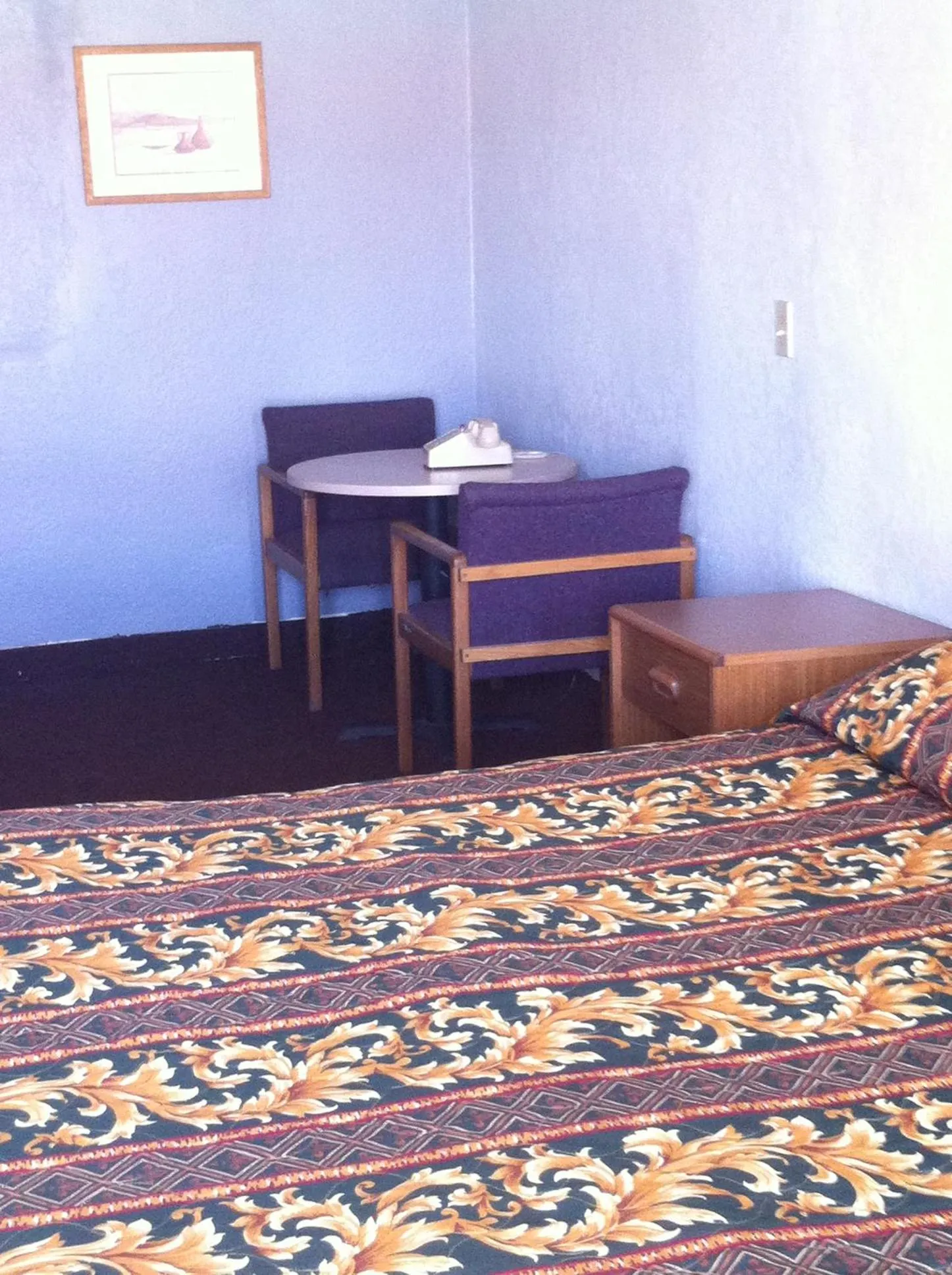 Decorative detail, Bed in National 9 Inn Sand Canyon